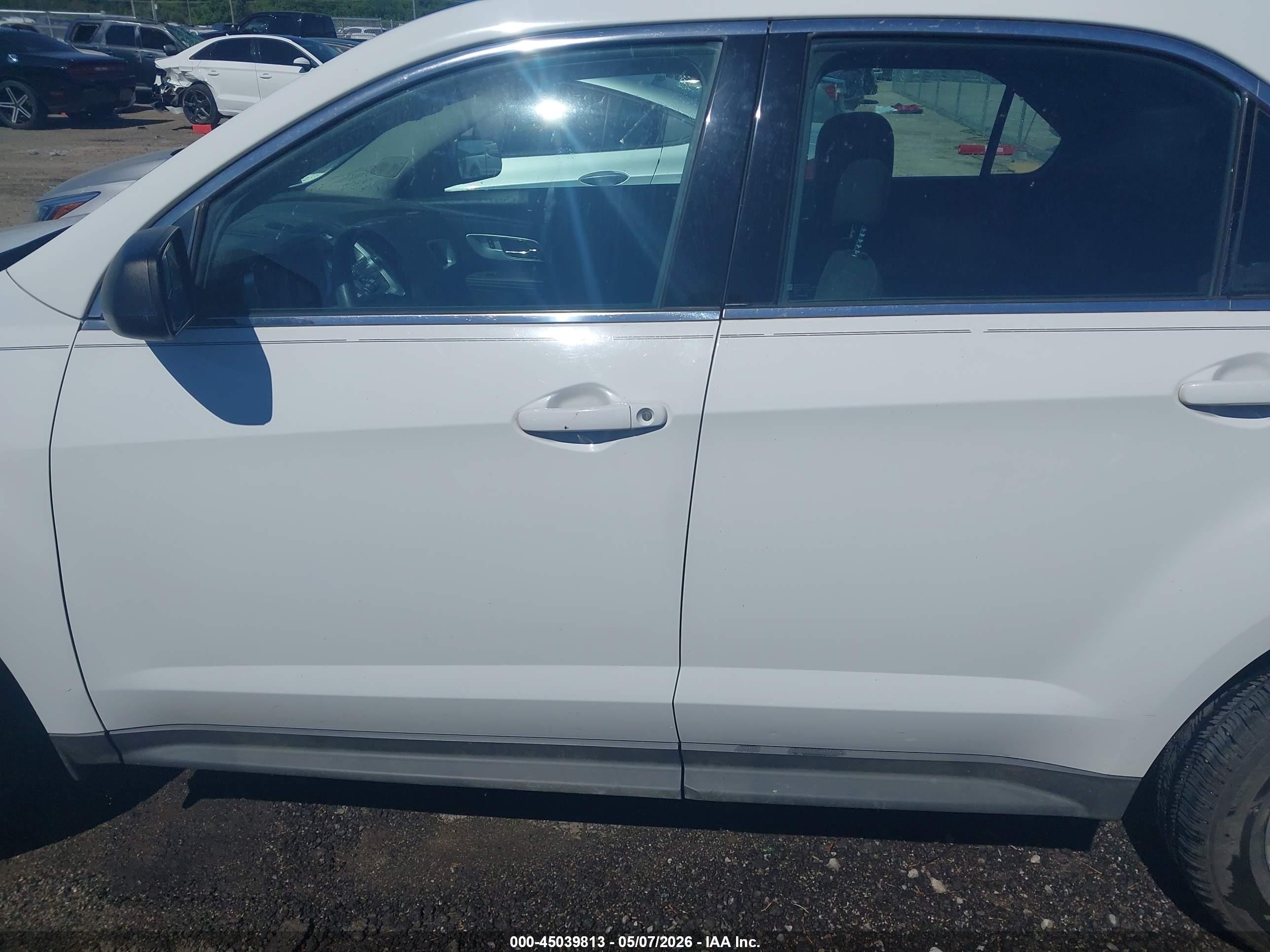 2013 Chevrolet Equinox Ls White vin: 1GNALBEK8DZ112443