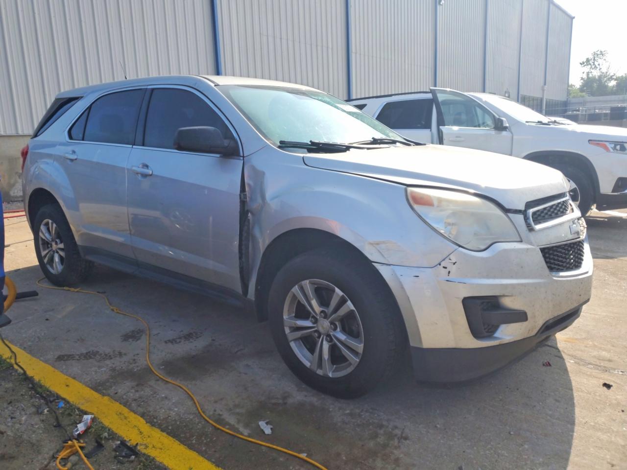 2013 Chevrolet Equinox Ls Silver vin: 1GNALBEKXDZ118423