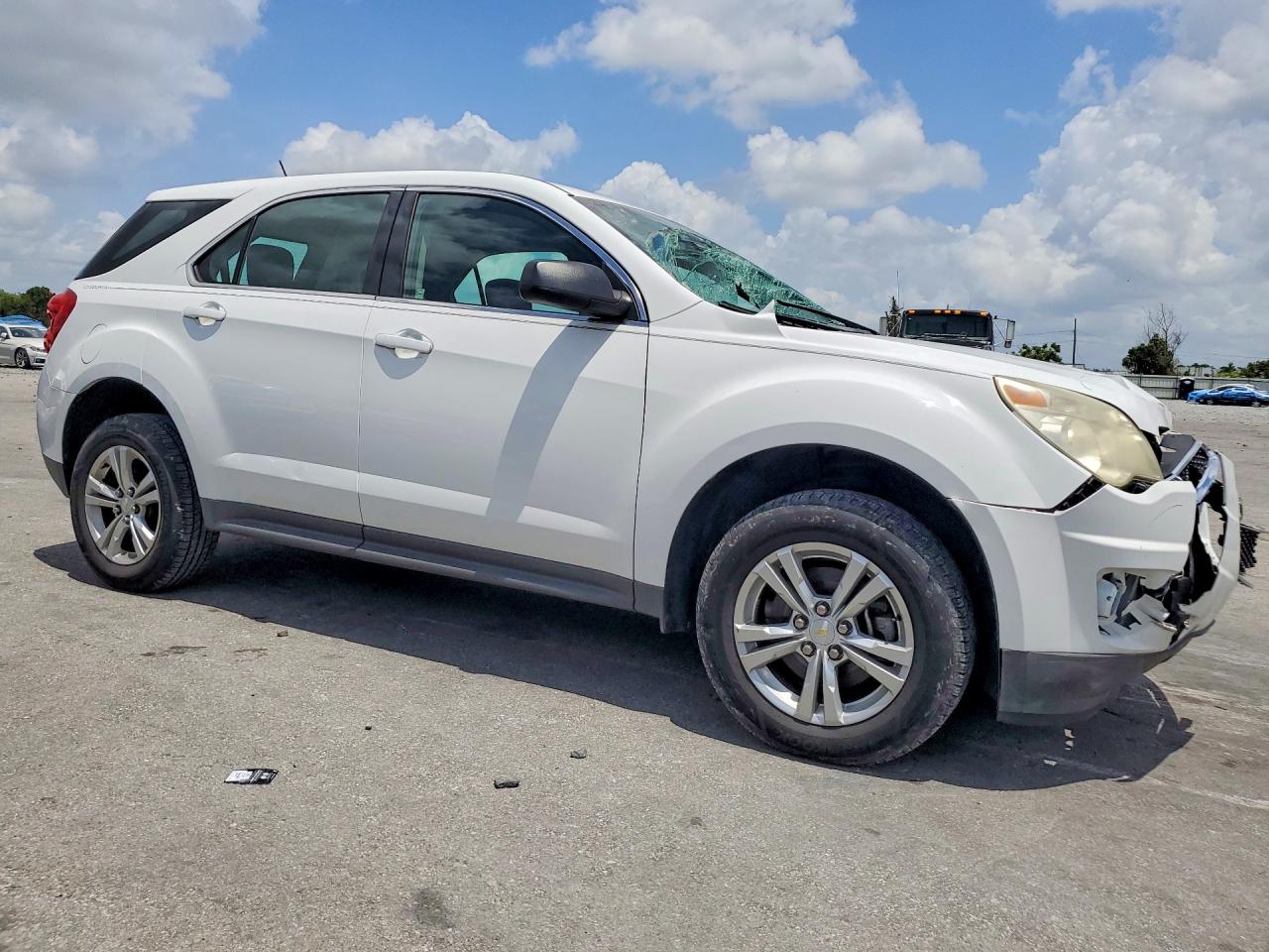 2013 Chevrolet Equinox Ls White vin: 1GNALBEKXDZ129115