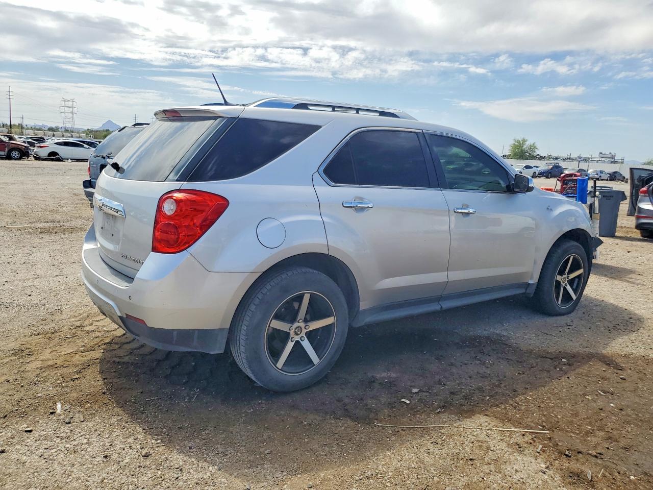2014 Chevrolet Equinox Silver vin: 1GNALDEK9EZ100864