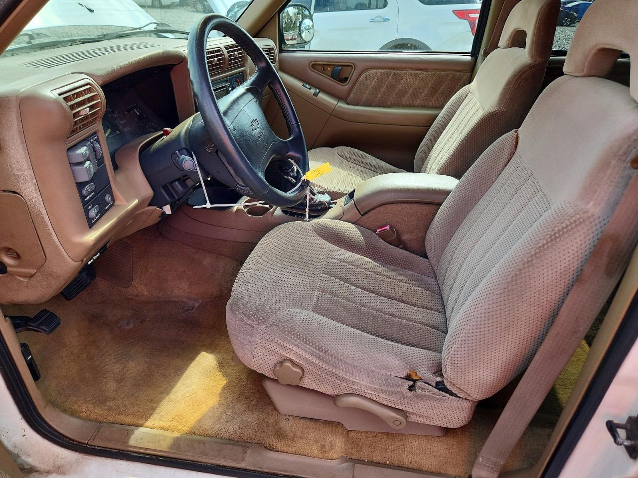 1997 Chevrolet Blazer Белый vin: 1GNCS13W0V2116802