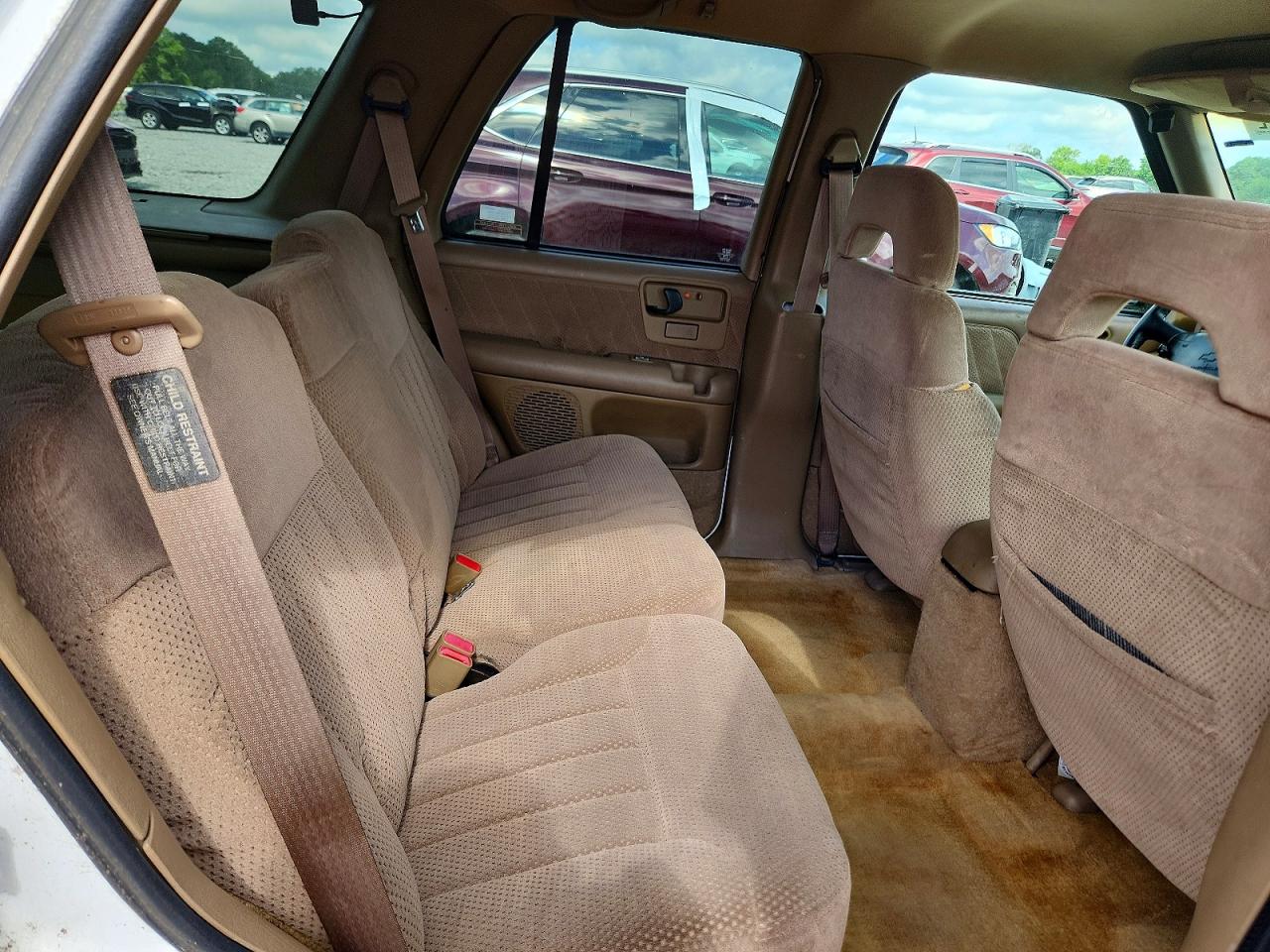 1997 Chevrolet Blazer Белый vin: 1GNCS13W0V2116802