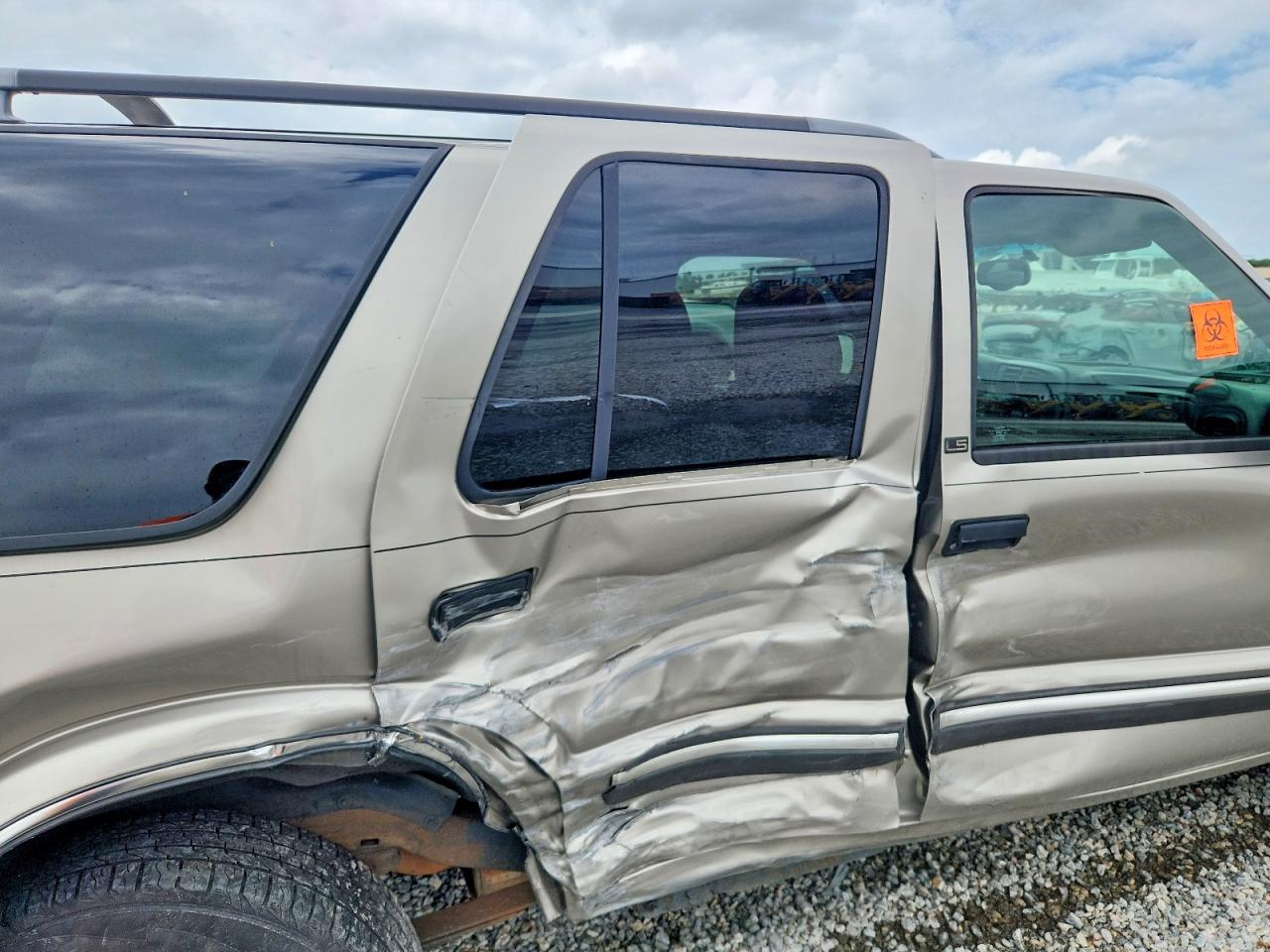 1998 Chevrolet Blazer Золотой vin: 1GNCS13W0W2255796