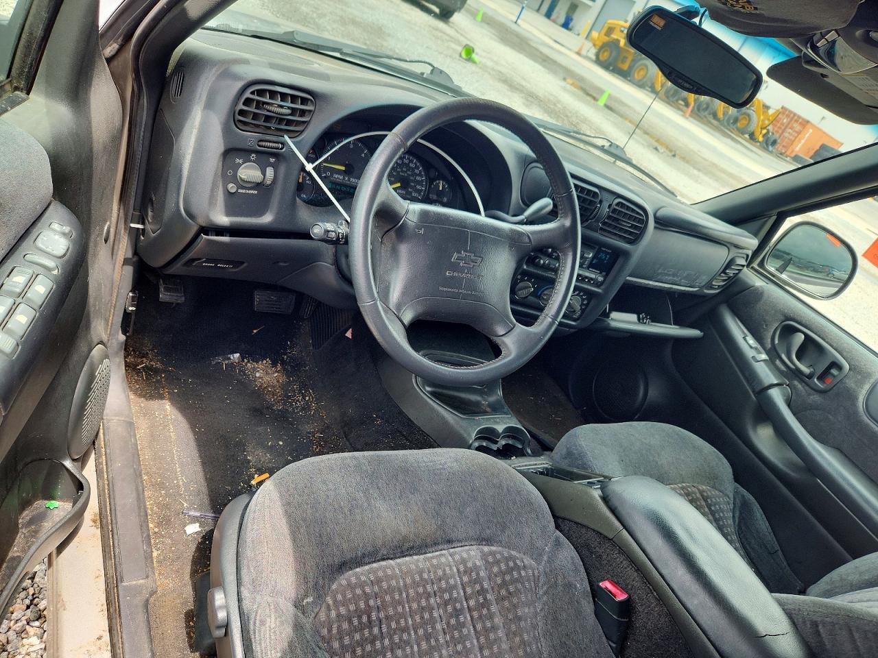 1998 Chevrolet Blazer Золотой vin: 1GNCS13W0W2255796