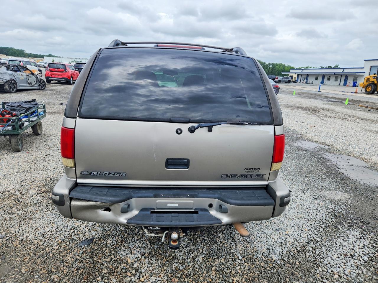 1998 Chevrolet Blazer Золотой vin: 1GNCS13W0W2255796