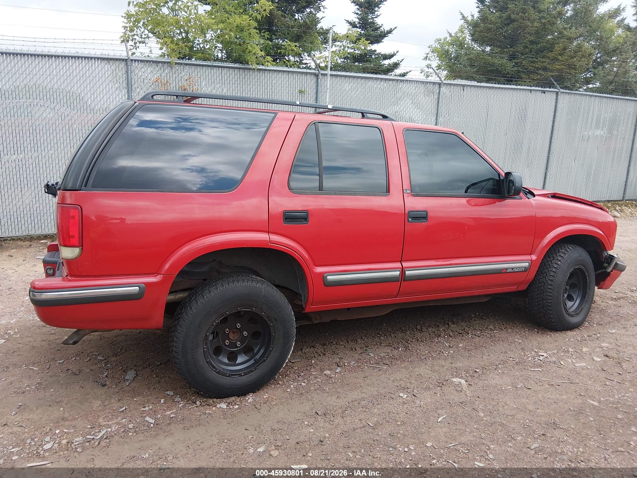 2000 Chevrolet Blazer Ls Red vin: 1GNCS13W1Y2281827