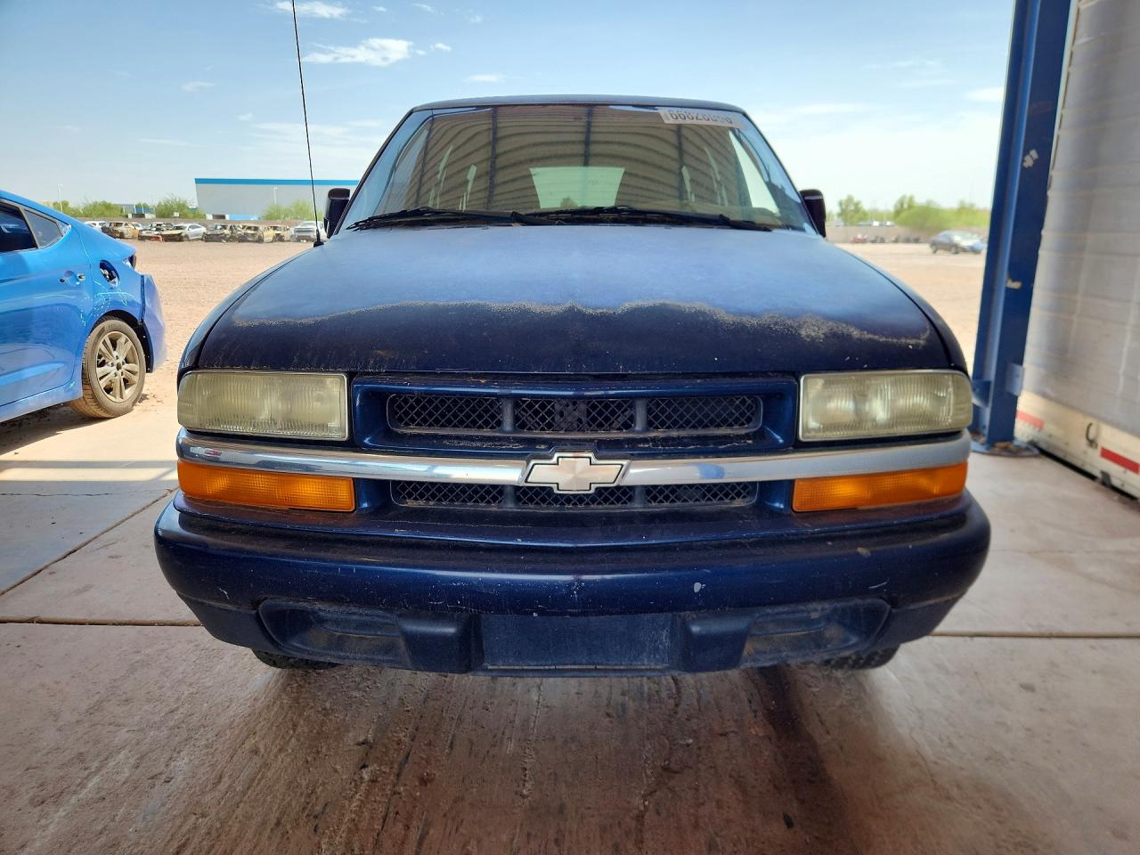 2002 Chevrolet Blazer Синий vin: 1GNCS13W22K229811