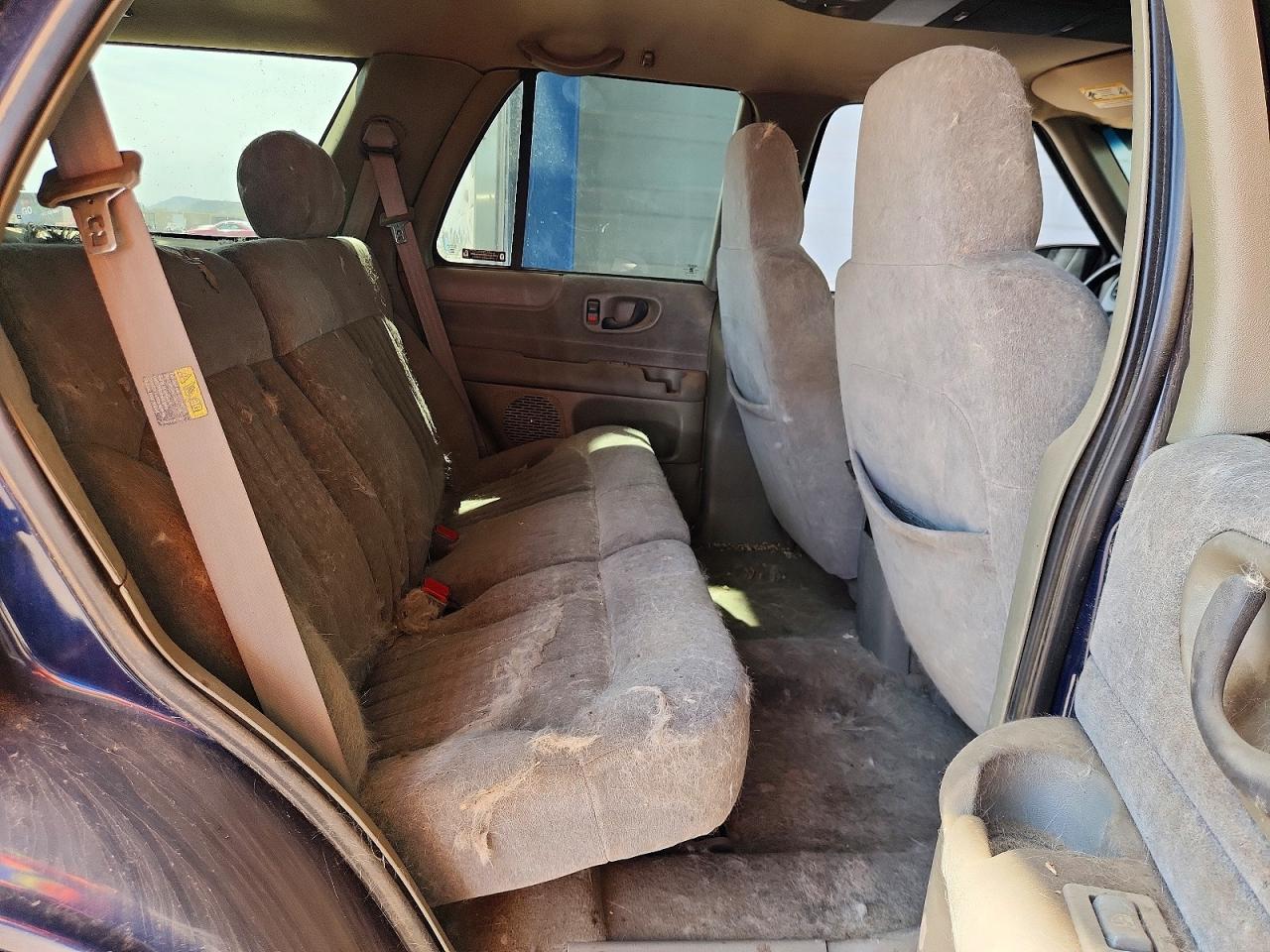 2002 Chevrolet Blazer Синий vin: 1GNCS13W22K229811