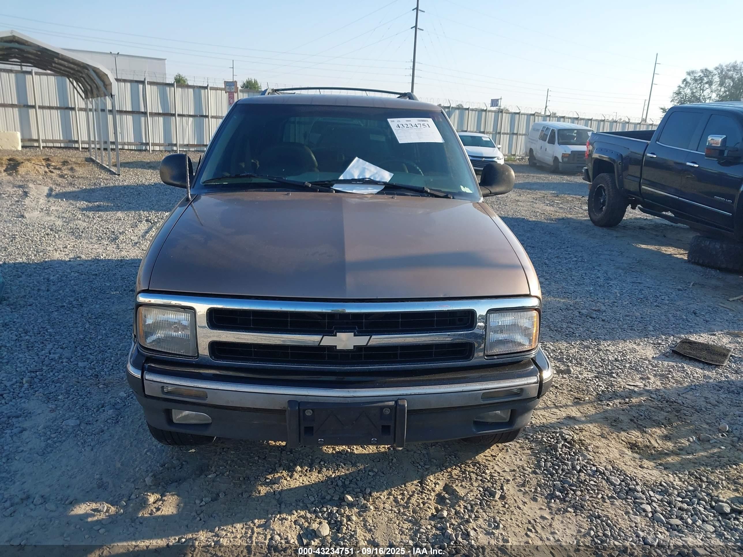 1997 Chevrolet Blazer Lt Brown vin: 1GNCS13W2V2185541