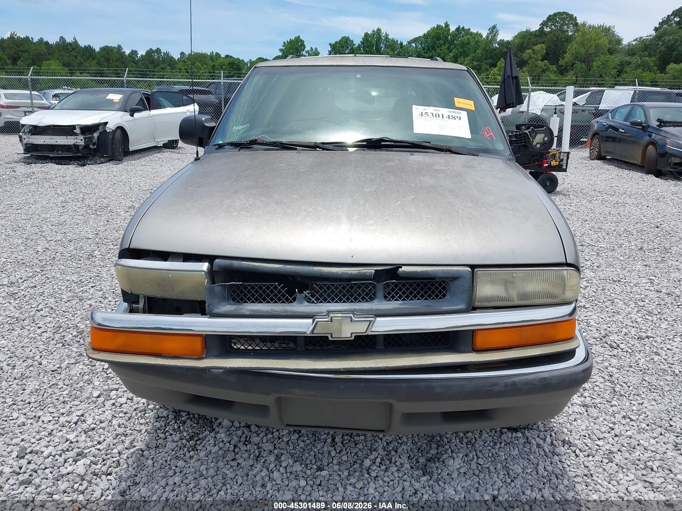 2000 Chevrolet Blazer Ls Brown vin: 1GNCS13W2Y2288057