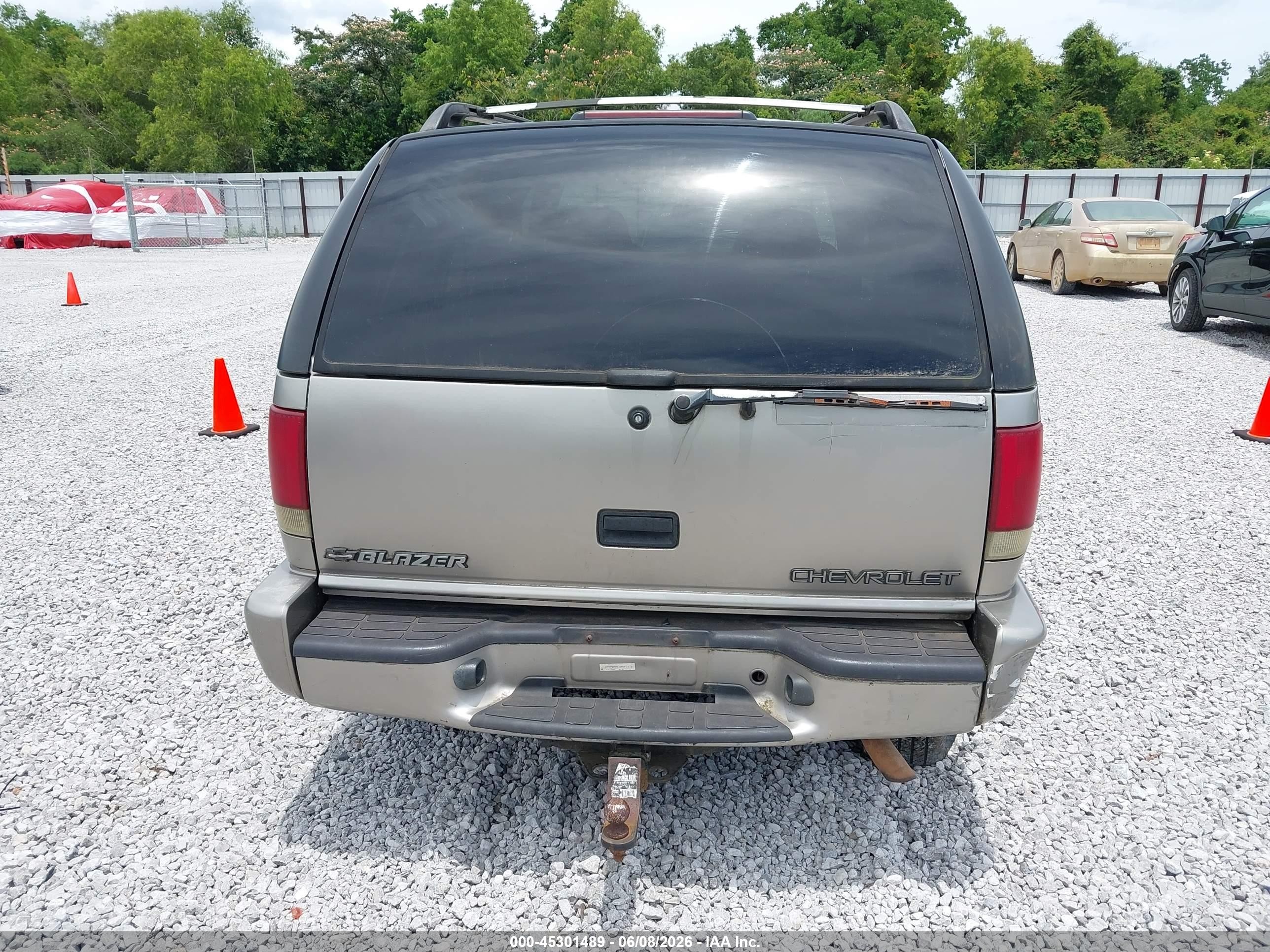 2000 Chevrolet Blazer Ls Brown vin: 1GNCS13W2Y2288057