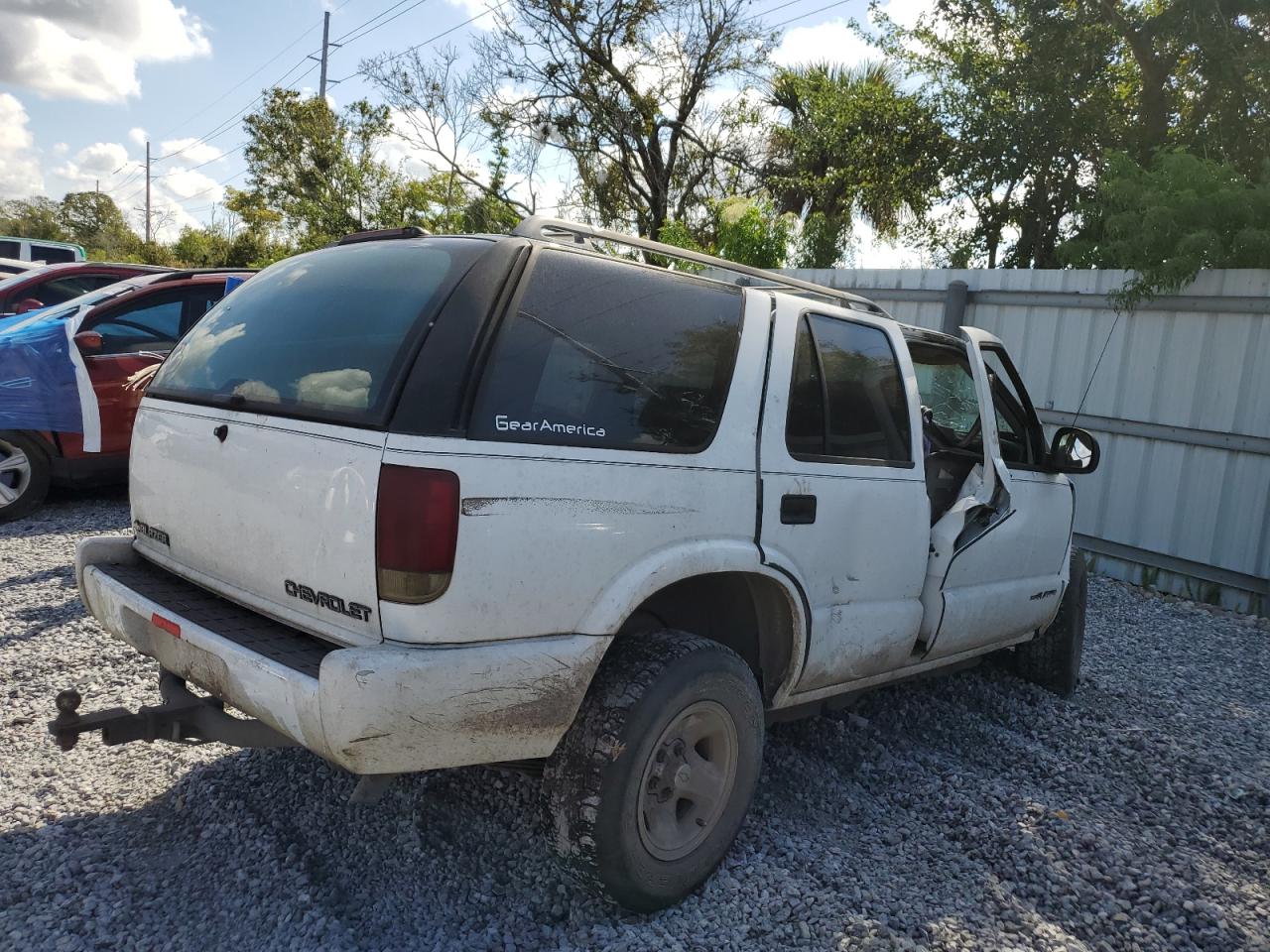 1996 Chevrolet Blazer White vin: 1GNCS13W4T2251083