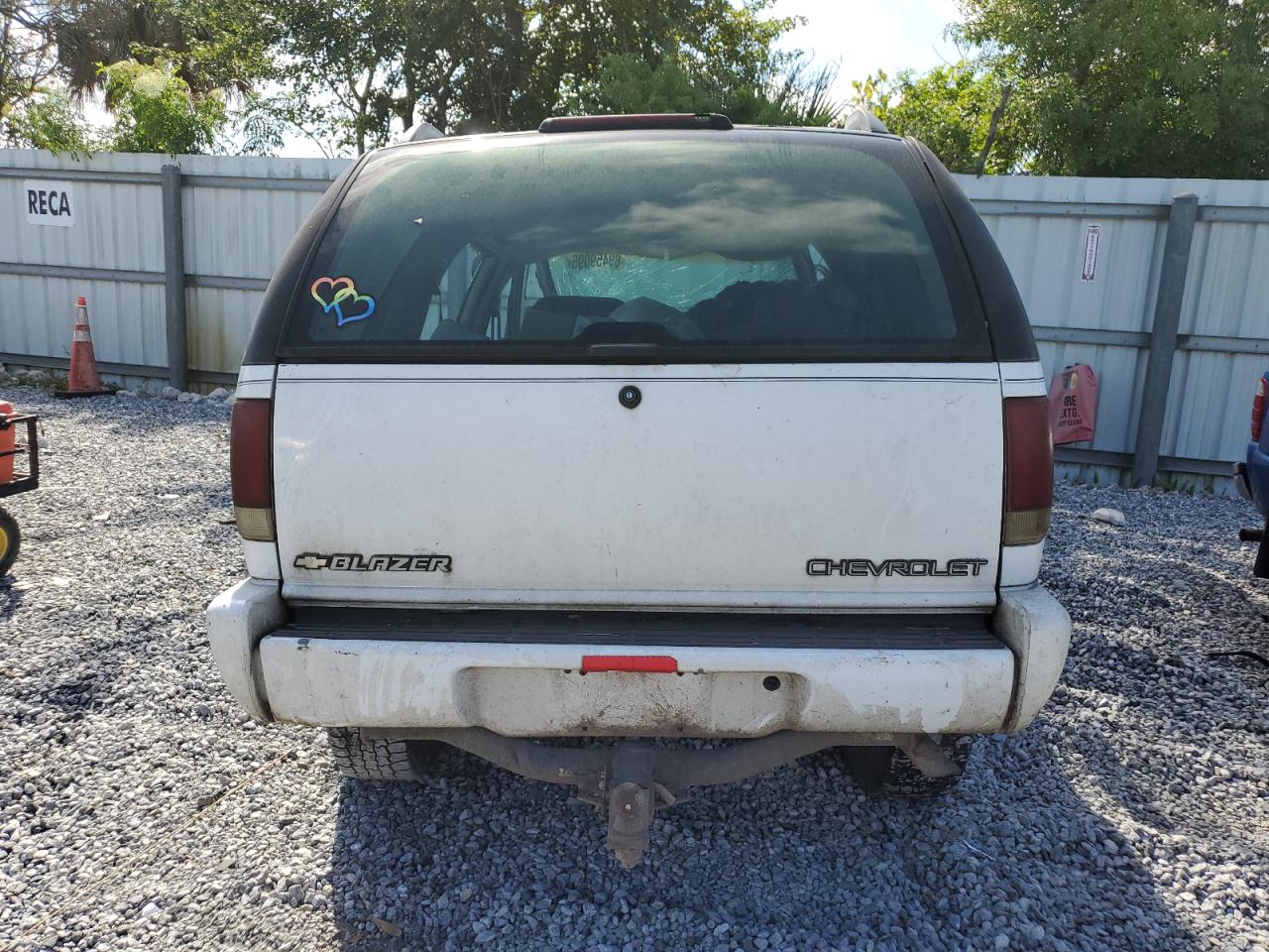 1996 Chevrolet Blazer White vin: 1GNCS13W4T2251083