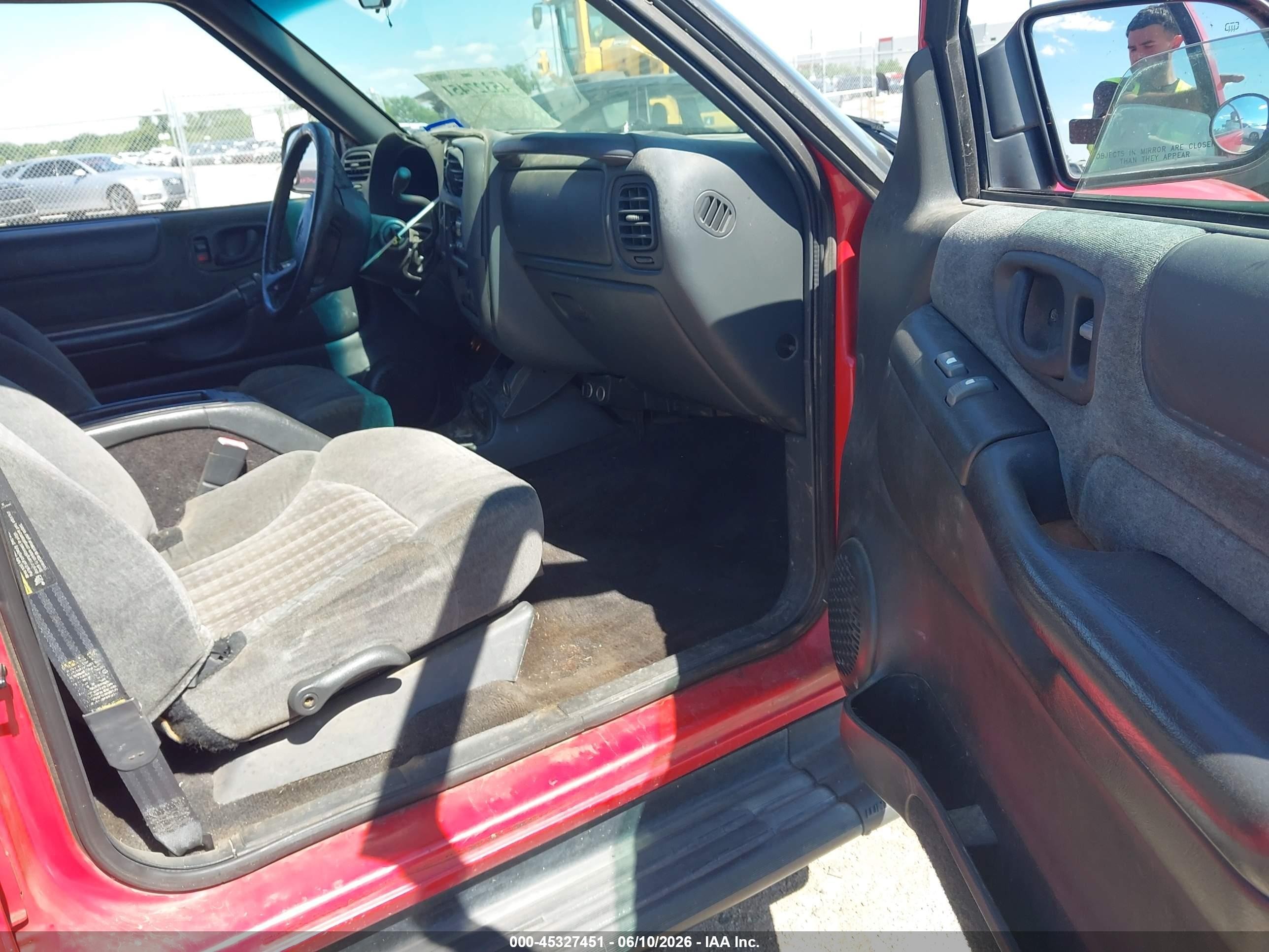 2002 Chevrolet Blazer Ls Red vin: 1GNCS13W72K119918