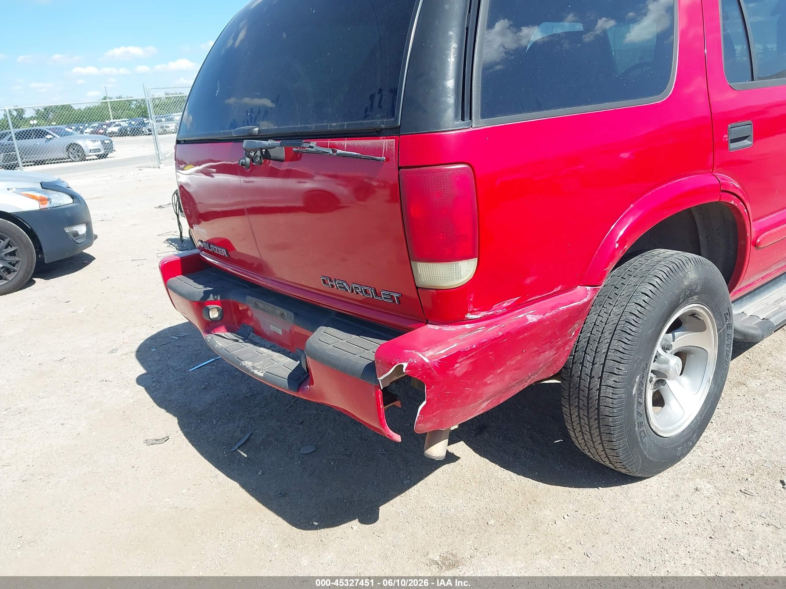 2002 Chevrolet Blazer Ls Red vin: 1GNCS13W72K119918
