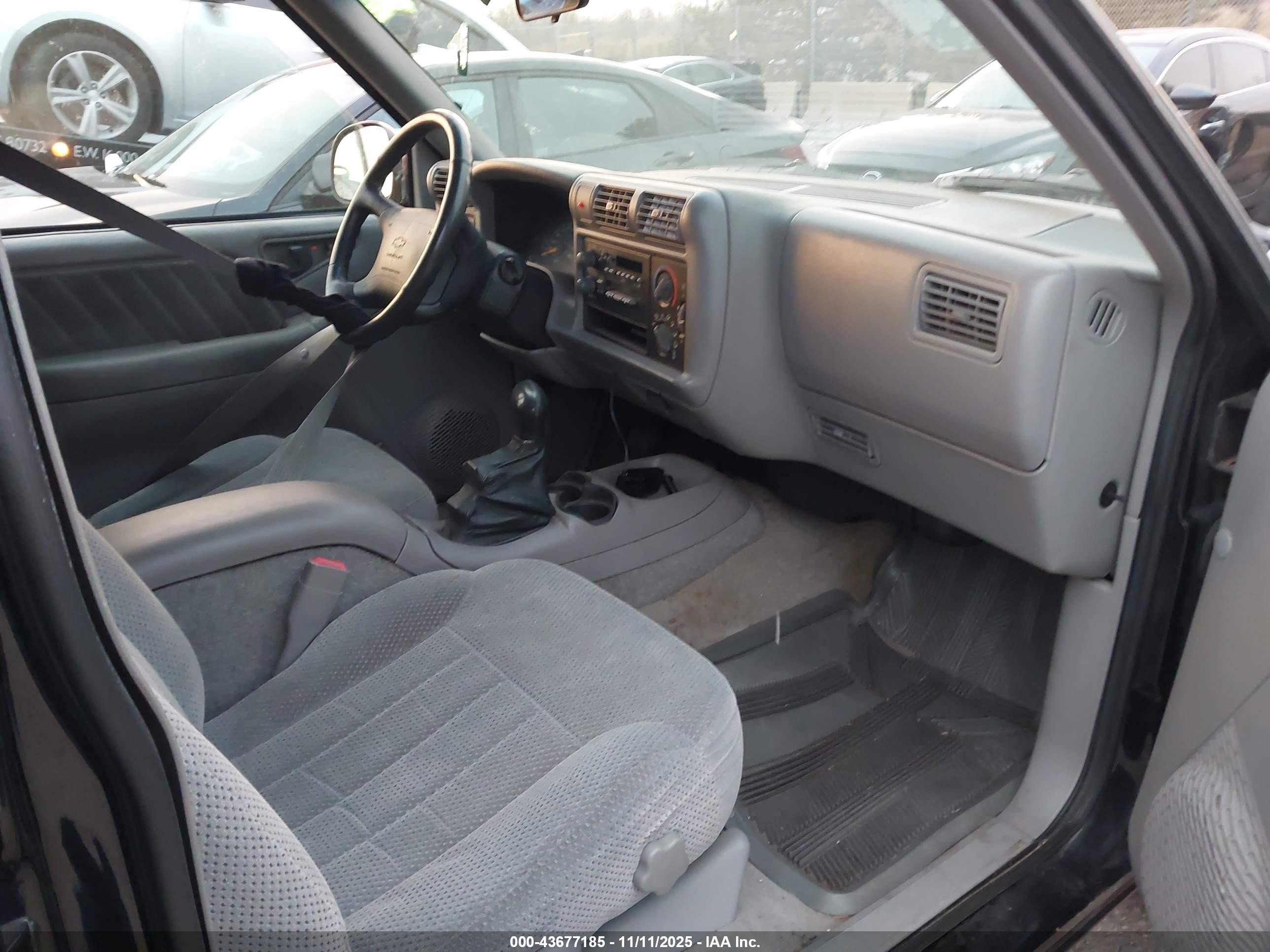 1997 Chevrolet Blazer Ls Black vin: 1GNCS13W7V2153104