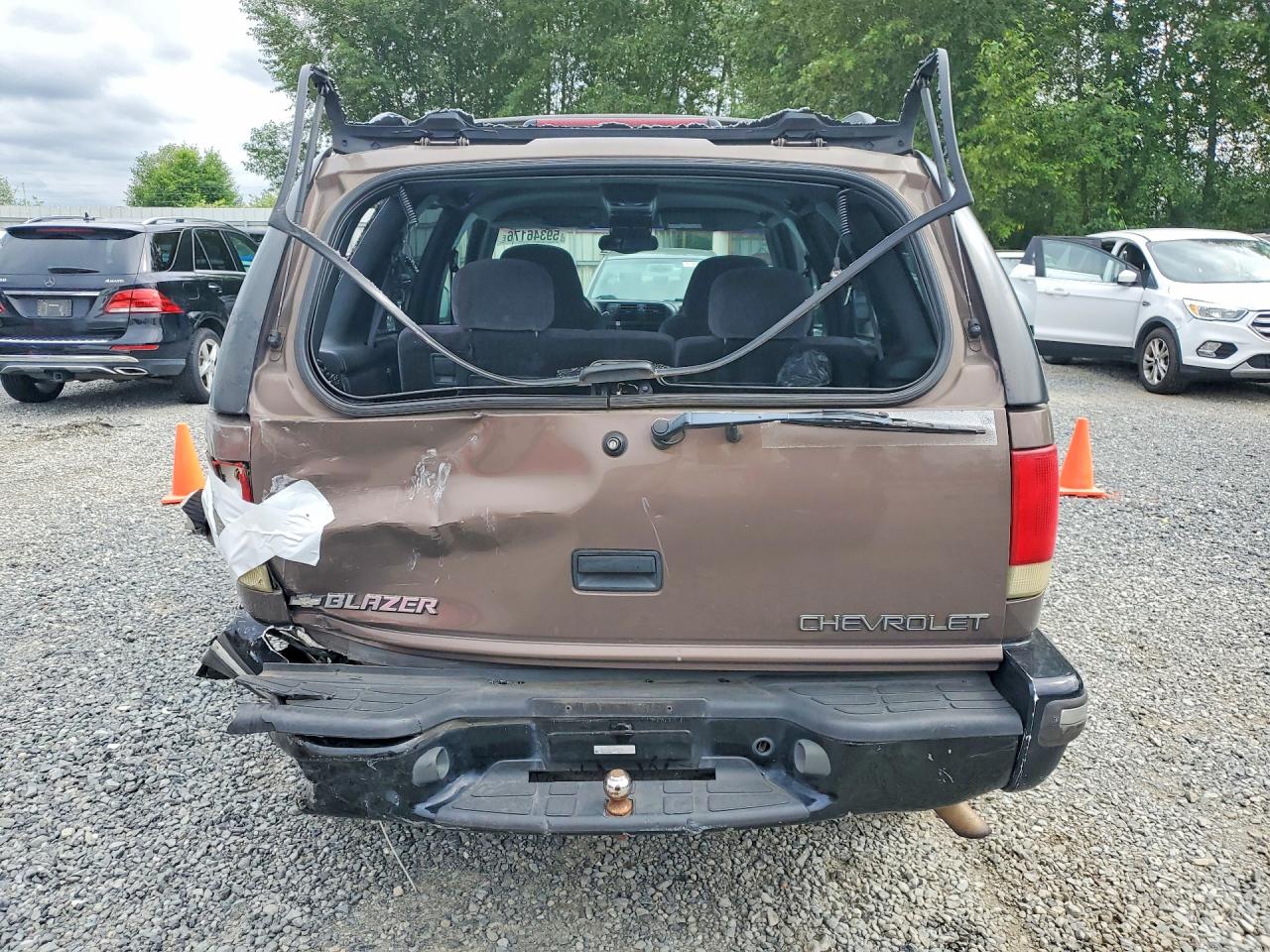 1998 Chevrolet Blazer Brown vin: 1GNCS13W7W2185326