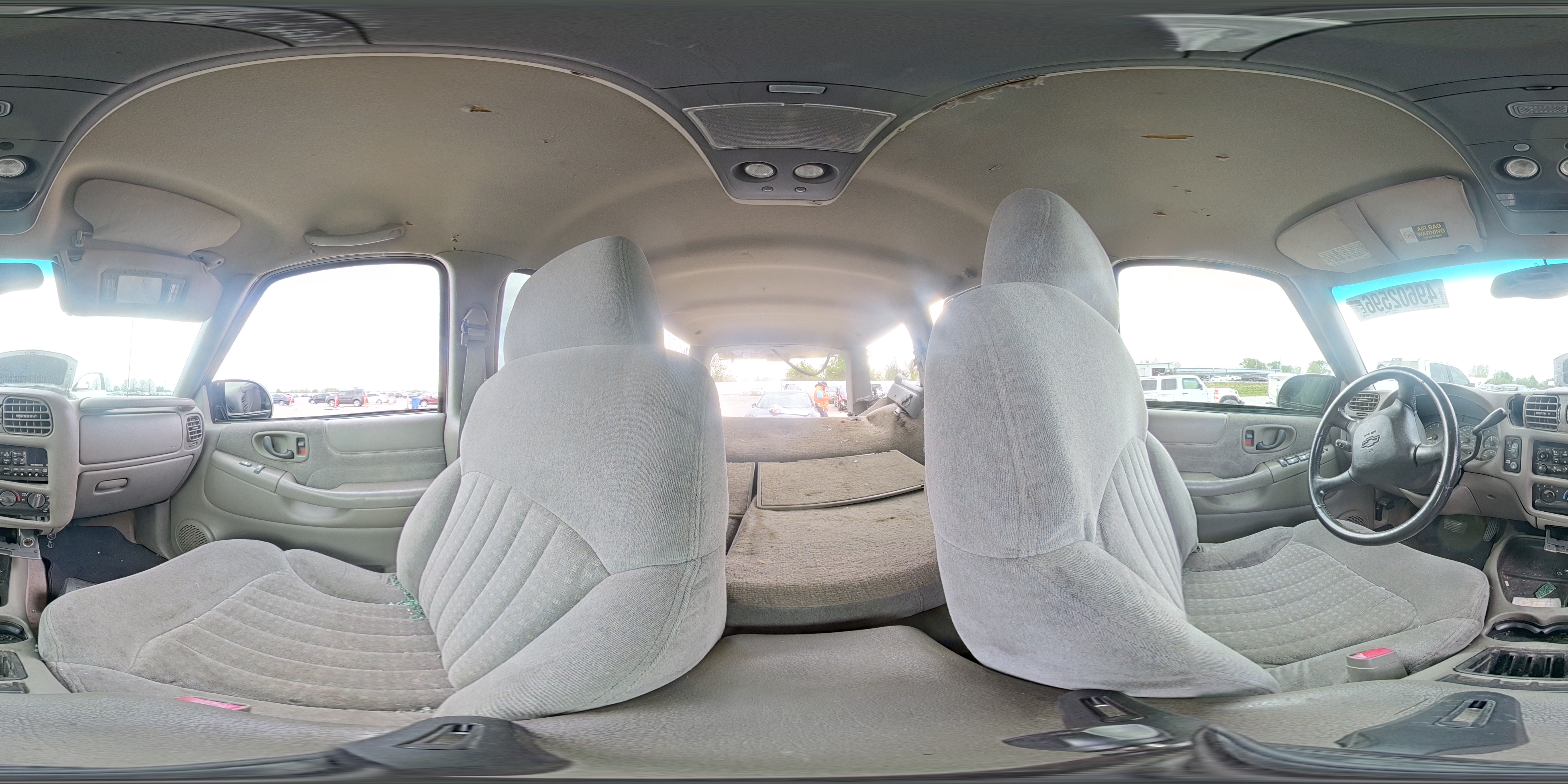 1999 Chevrolet Blazer Серебряный vin: 1GNCS13W7X2220433