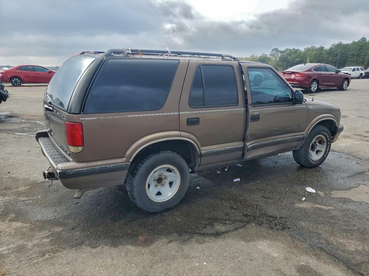 1997 Chevrolet Blazer Brown vin: 1GNCS13W8V2222558