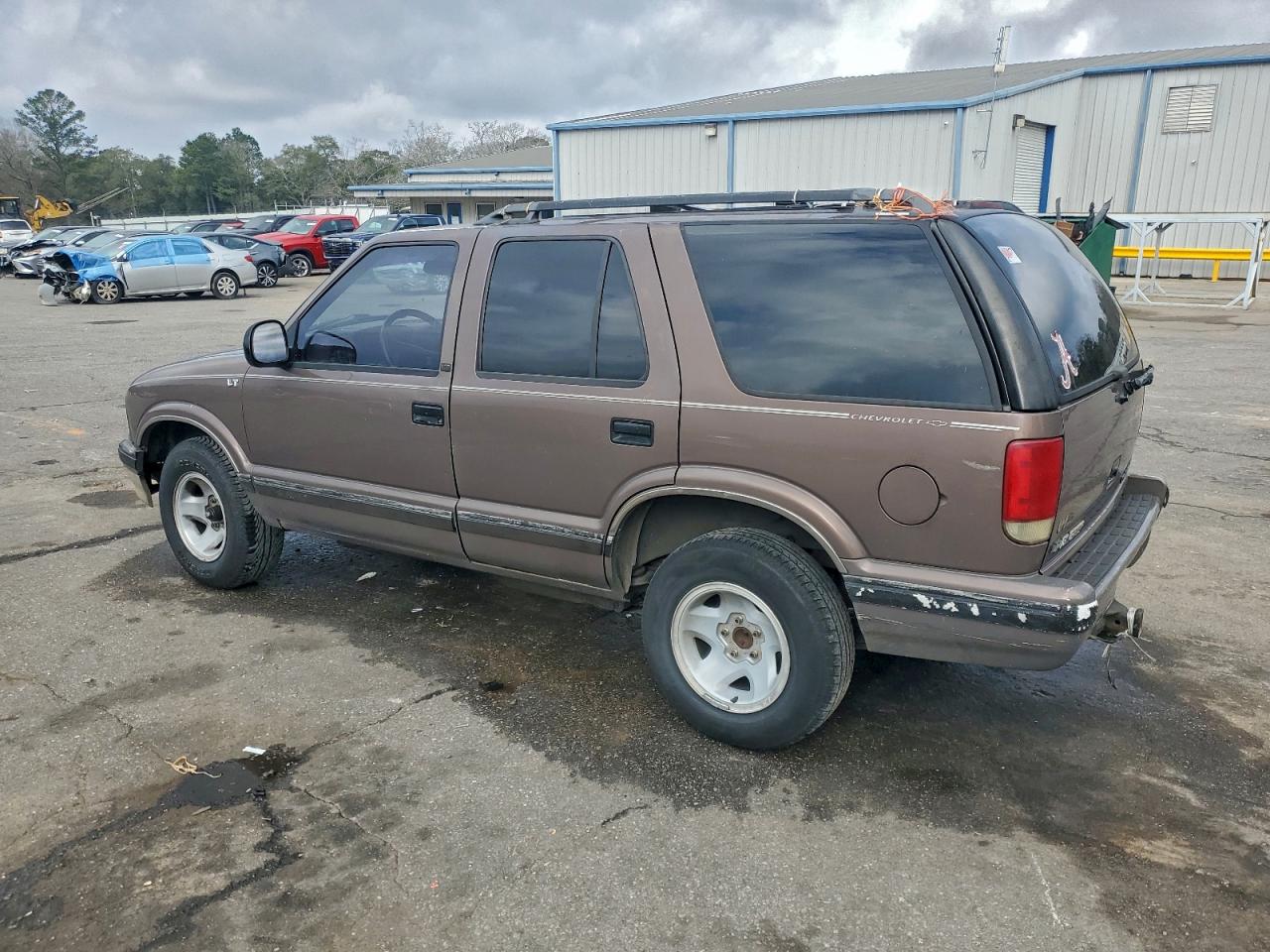 1997 Chevrolet Blazer Brown vin: 1GNCS13W8V2222558