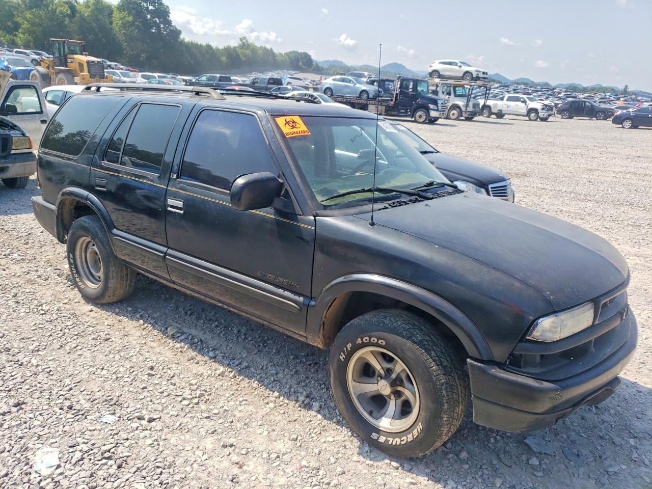 2002 Chevrolet Blazer Black vin: 1GNCS13W92K134887