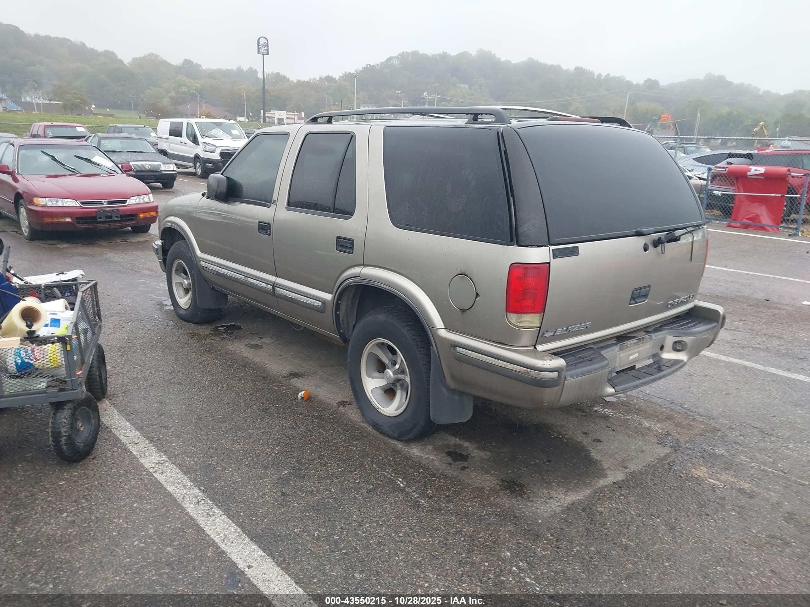 1999 Chevrolet Blazer Ls Gold vin: 1GNCS13W9X2158646