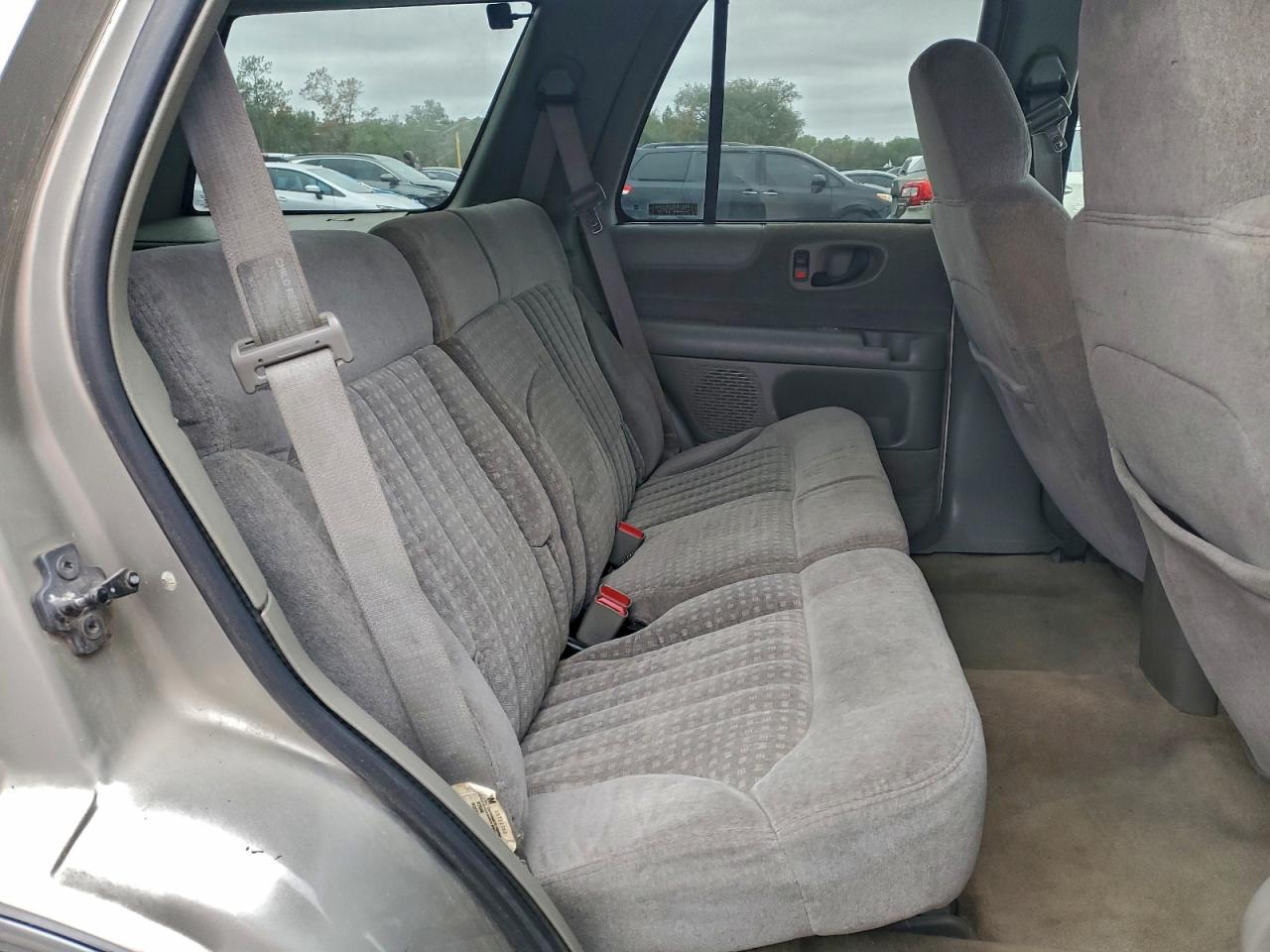 1998 Chevrolet Blazer Желто-коричневый vin: 1GNCS13WXW2180492