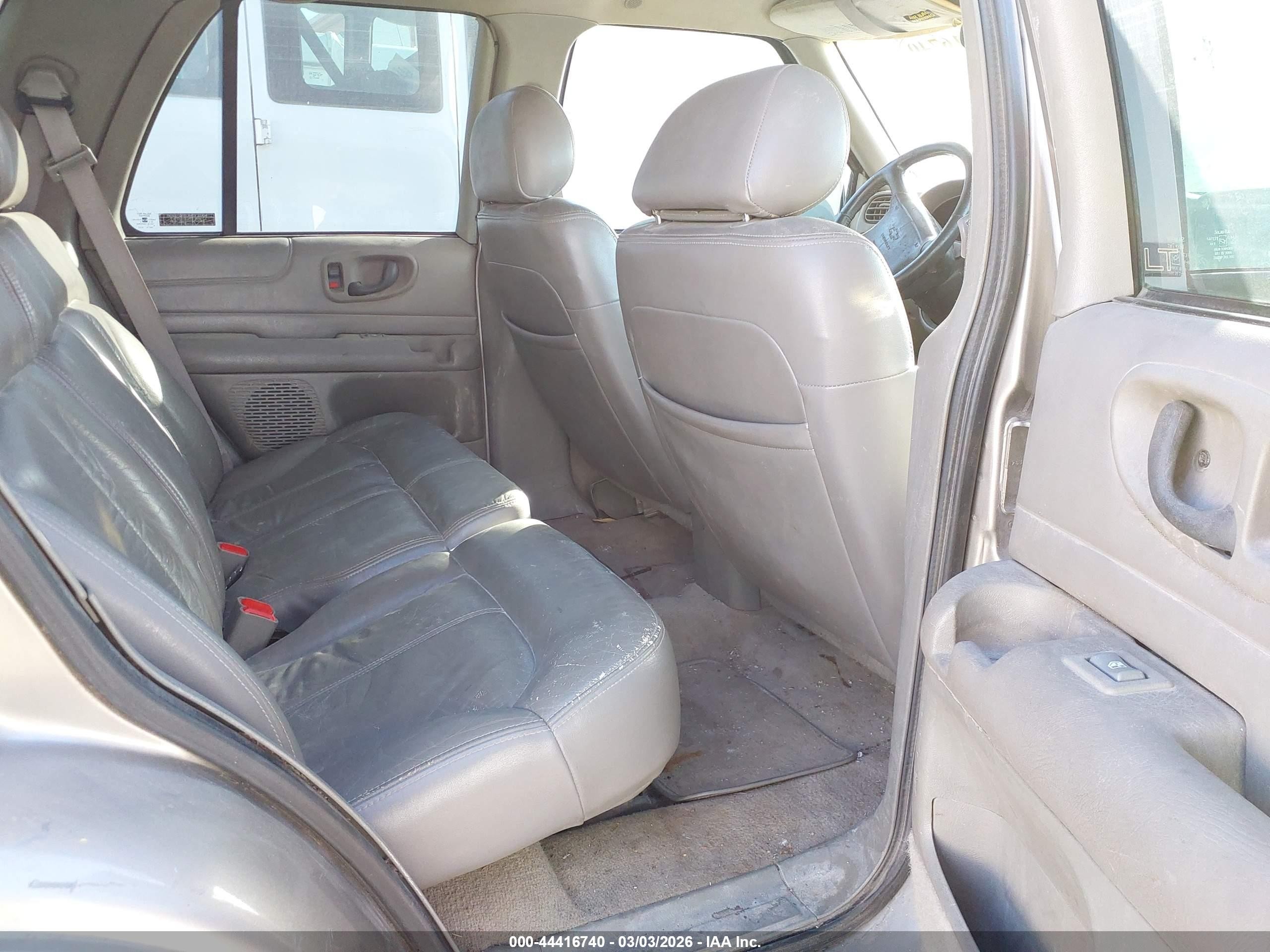 1998 Chevrolet Blazer Lt Gray vin: 1GNCS13WXWK149694