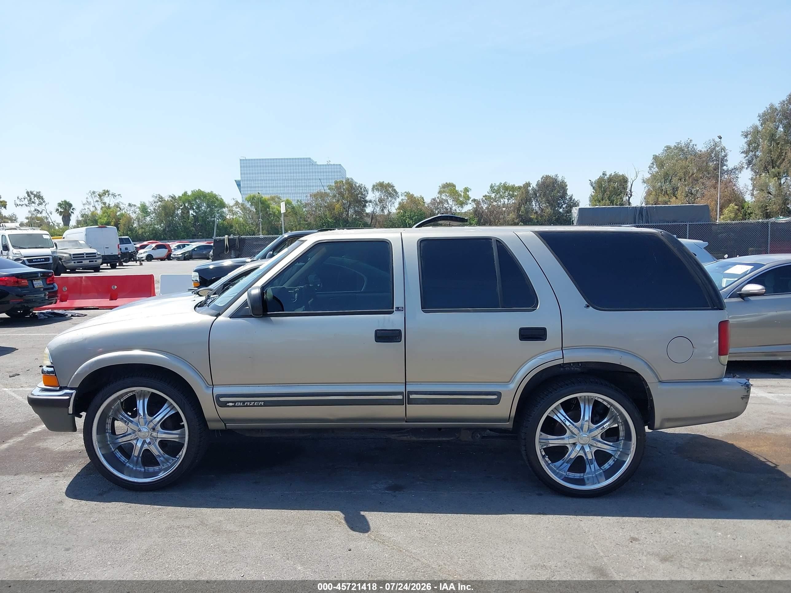 2000 Chevrolet Blazer Ls Champagne vin: 1GNCS13WXY2119131