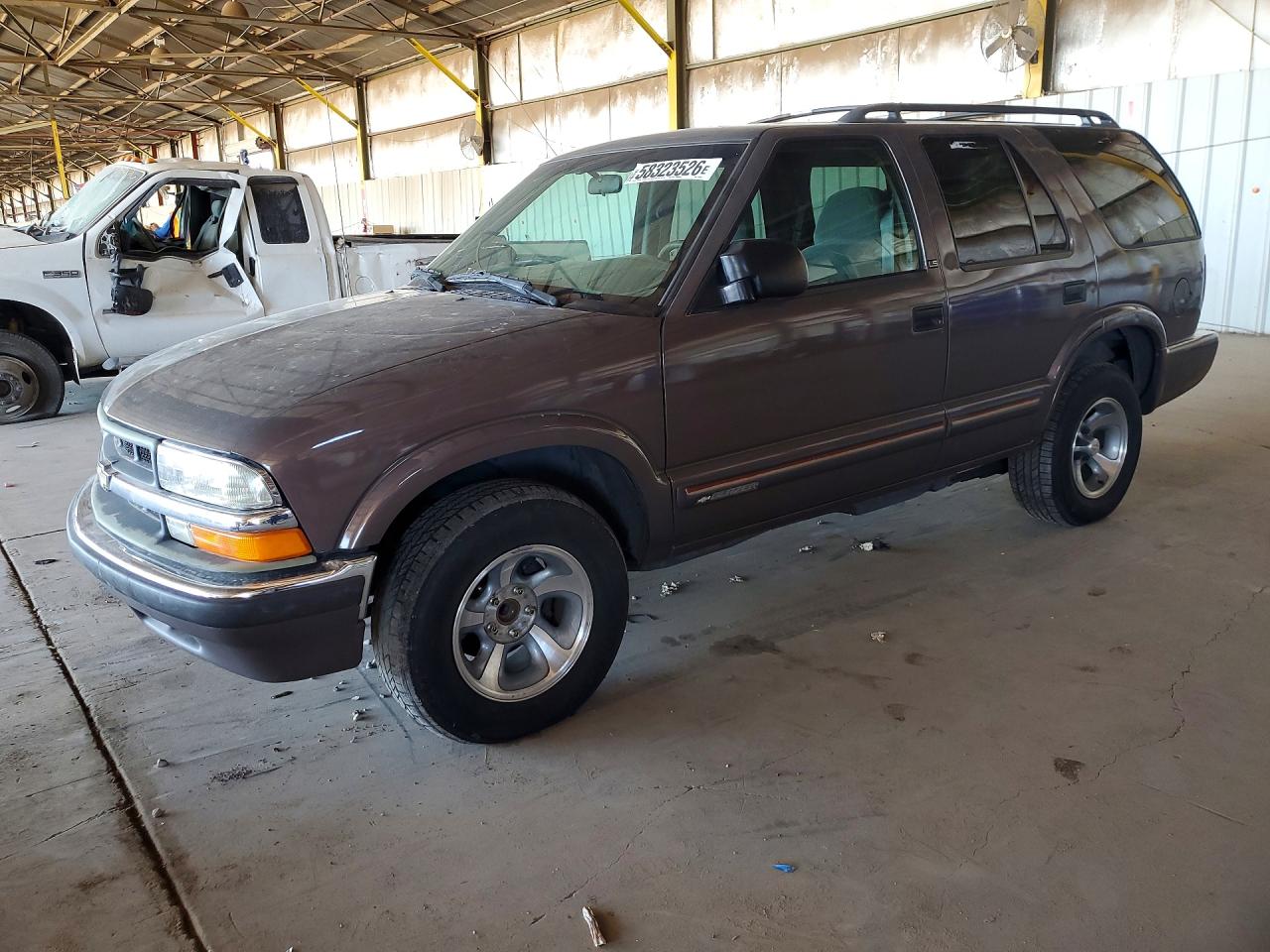 2000 Chevrolet Blazer Brown vin: 1GNCS13WXYK219150