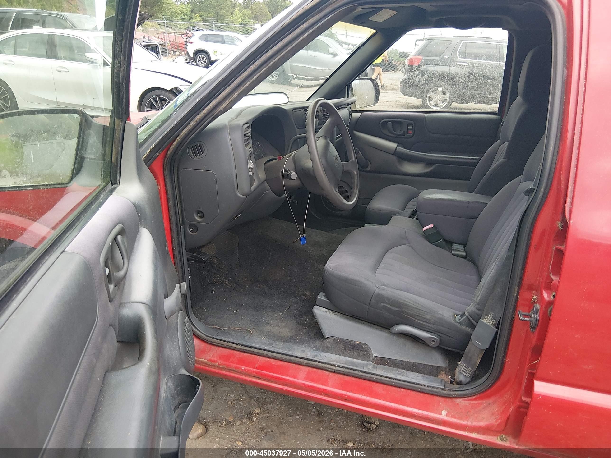 2003 Chevrolet Blazer Ls Red vin: 1GNCS13X23K165571