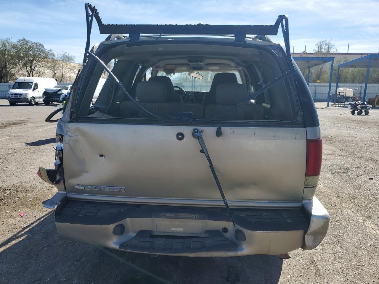 2004 Chevrolet Blazer Brown vin: 1GNCS13X24K157696