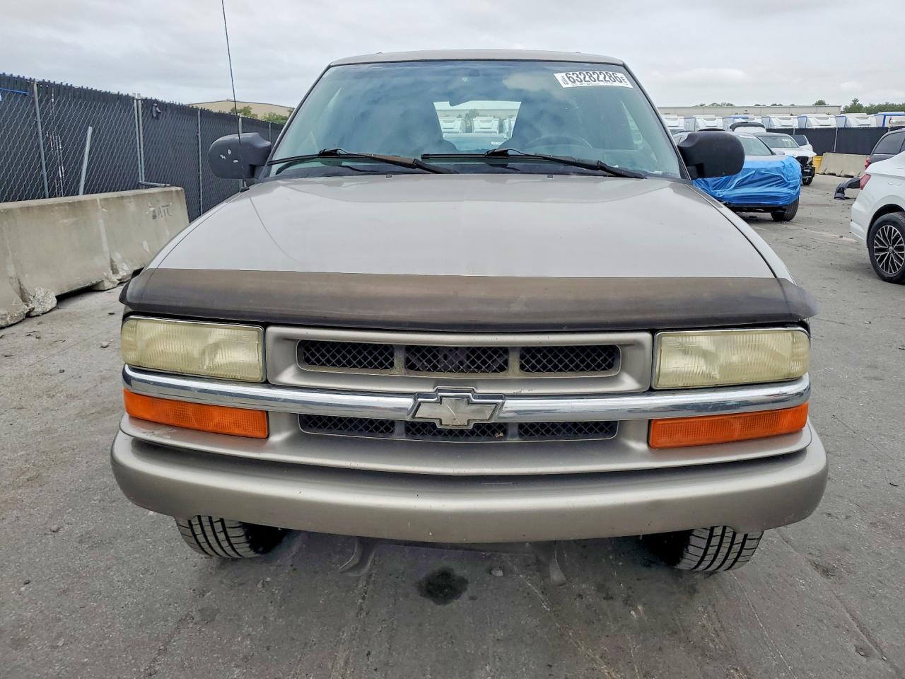2004 Chevrolet Blazer Gray vin: 1GNCS13X54K103695