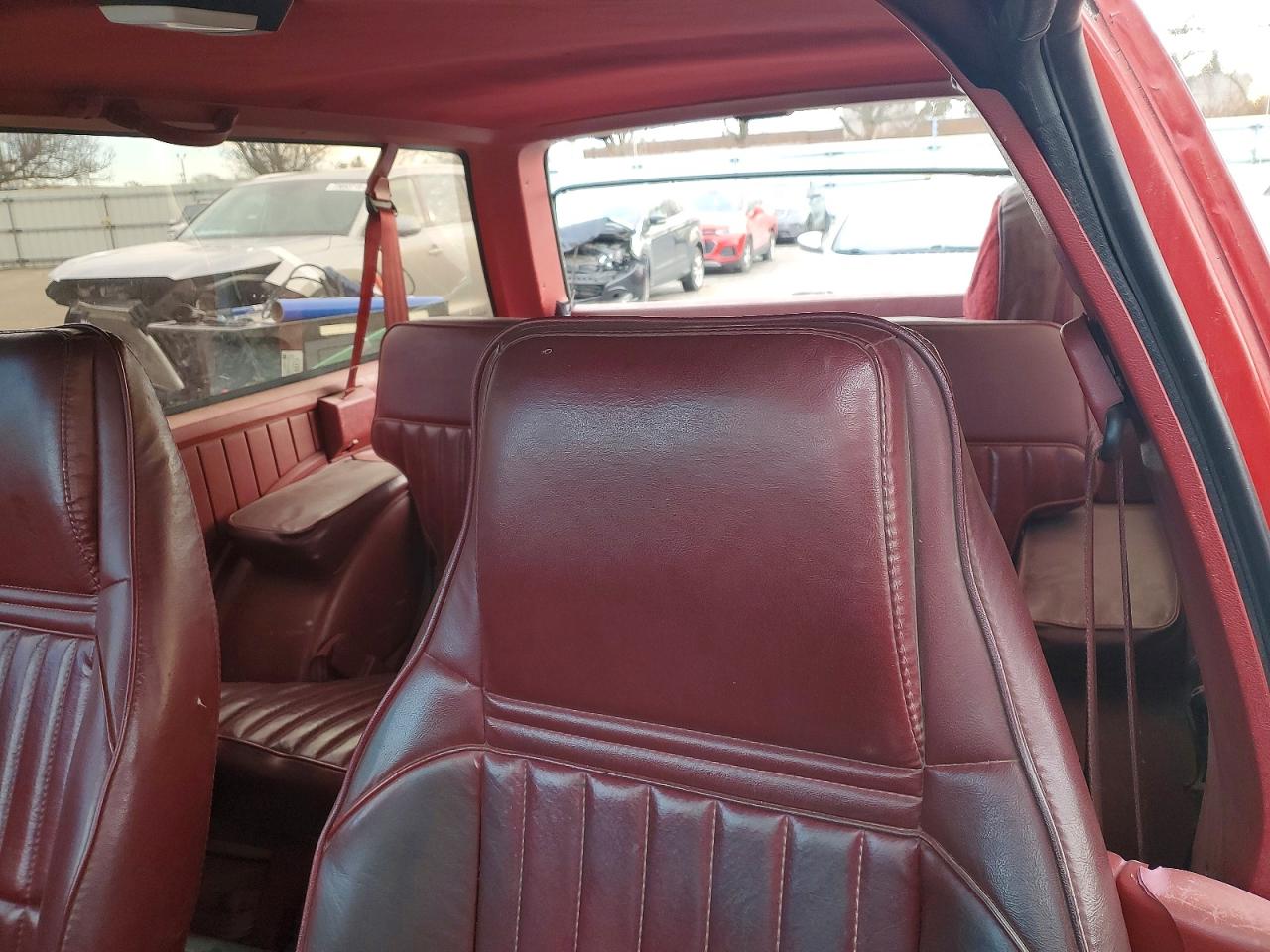 1989 Chevrolet Blazer S10 Red vin: 1GNCS18R8K0121921