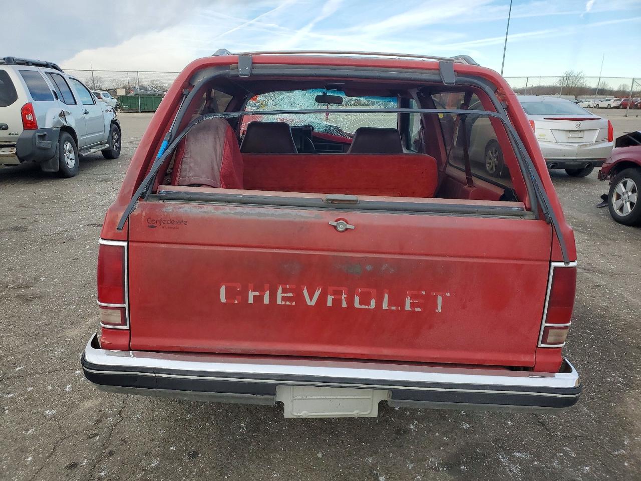 1989 Chevrolet Blazer S10 Red vin: 1GNCS18R8K0121921