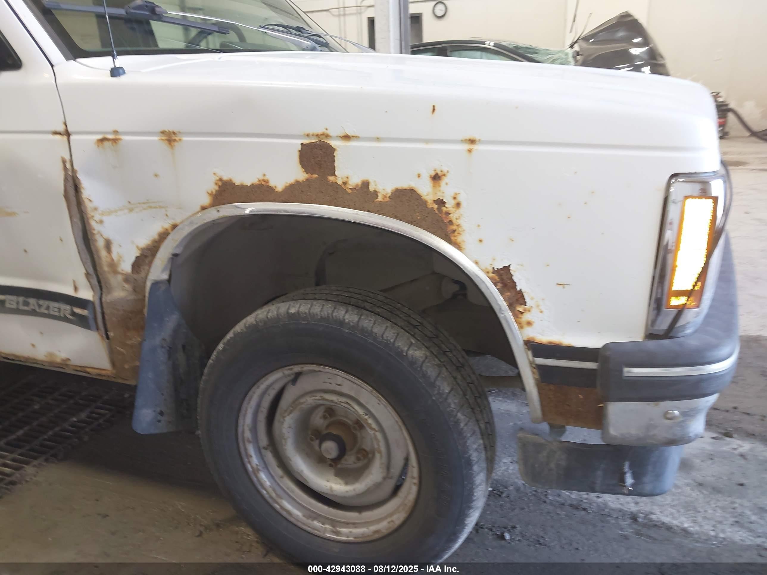 1994 Chevrolet Blazer S10 White vin: 1GNCS18W0R0112470
