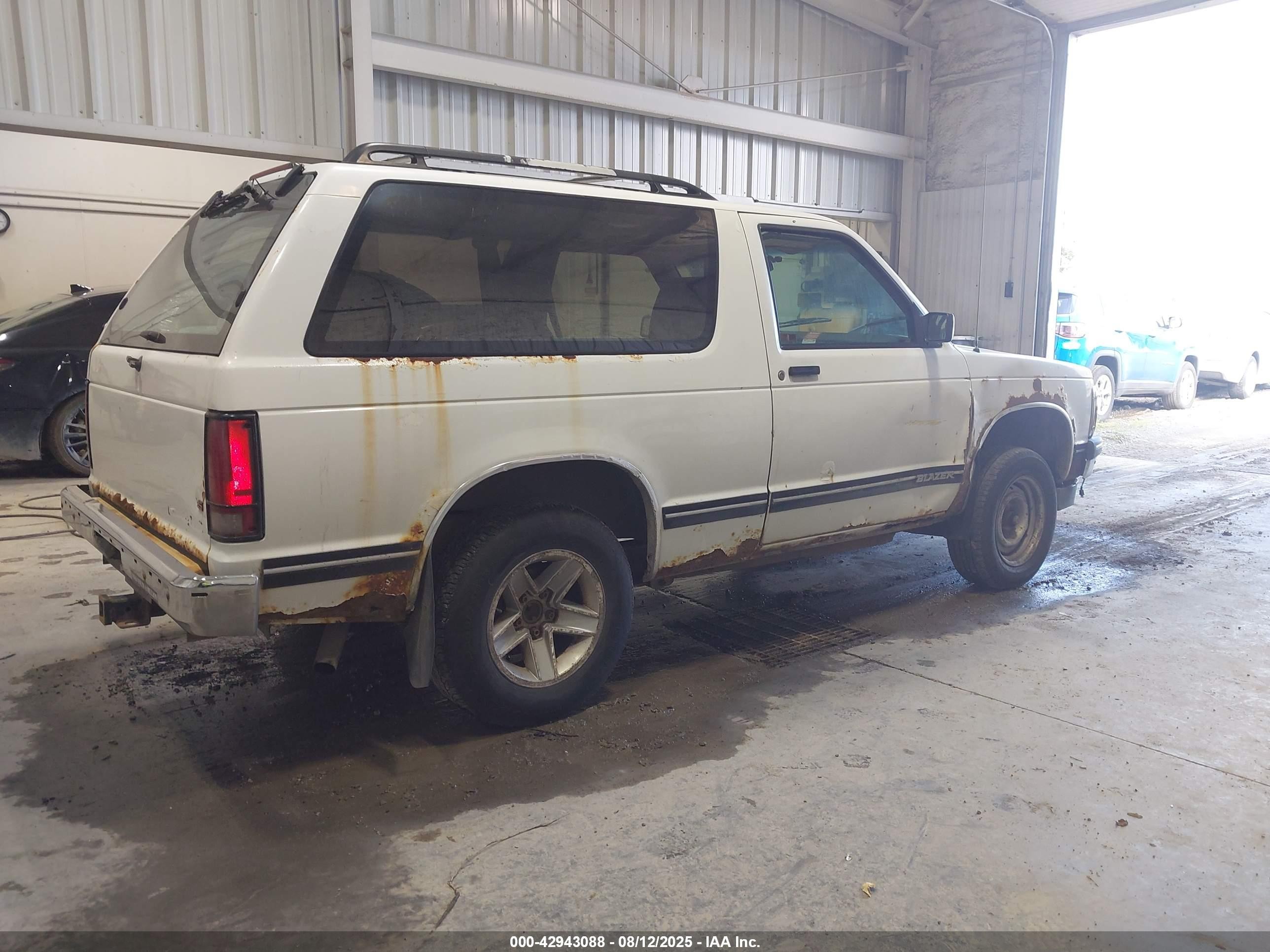 1994 Chevrolet Blazer S10 White vin: 1GNCS18W0R0112470
