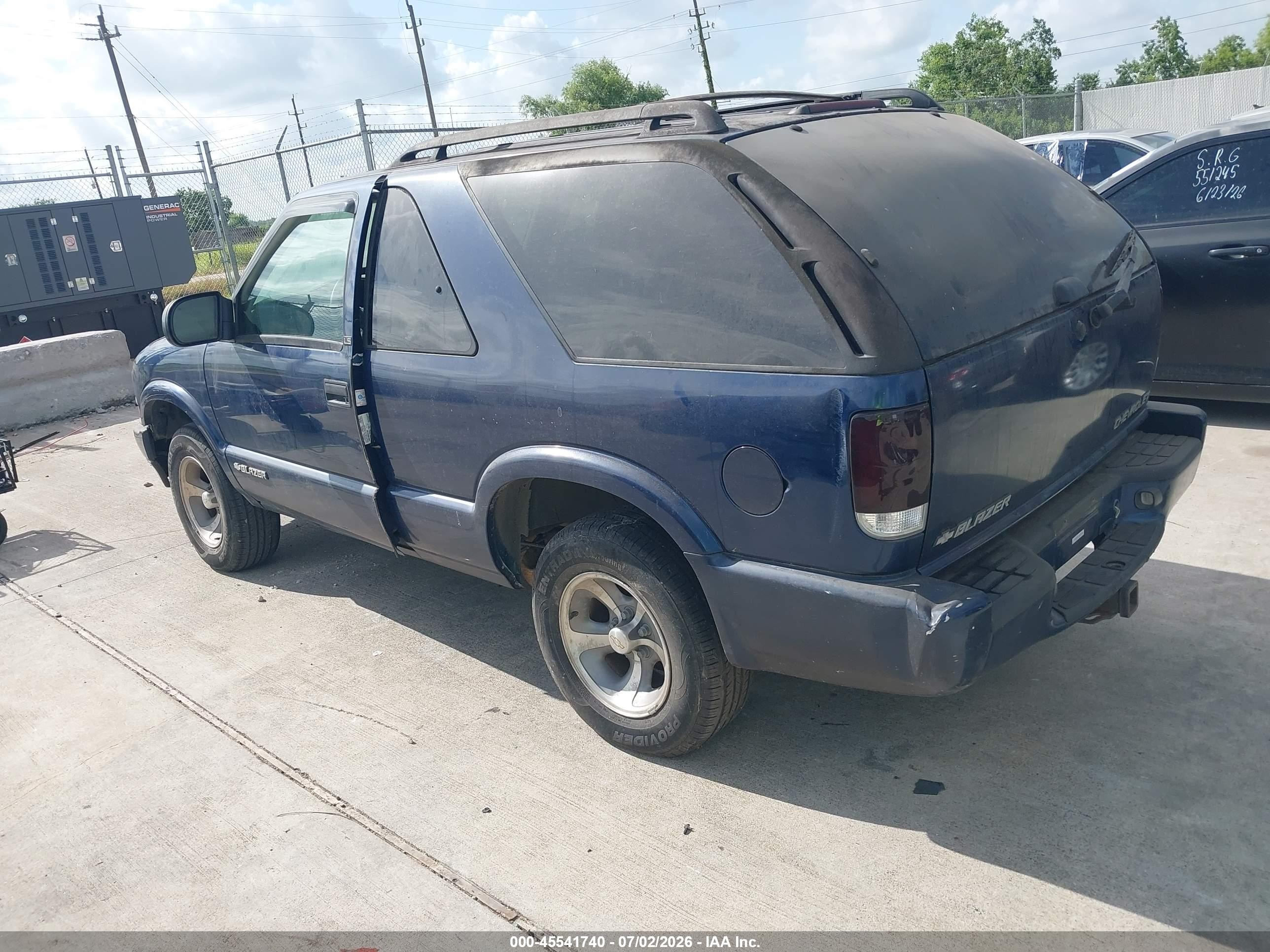 1999 Chevrolet Blazer   Blue vin: 1GNCS18W5XK219399