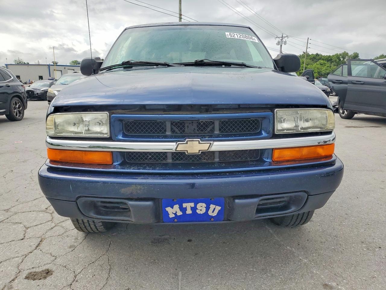 2002 Chevrolet Blazer Blue vin: 1GNCS18W82K143184