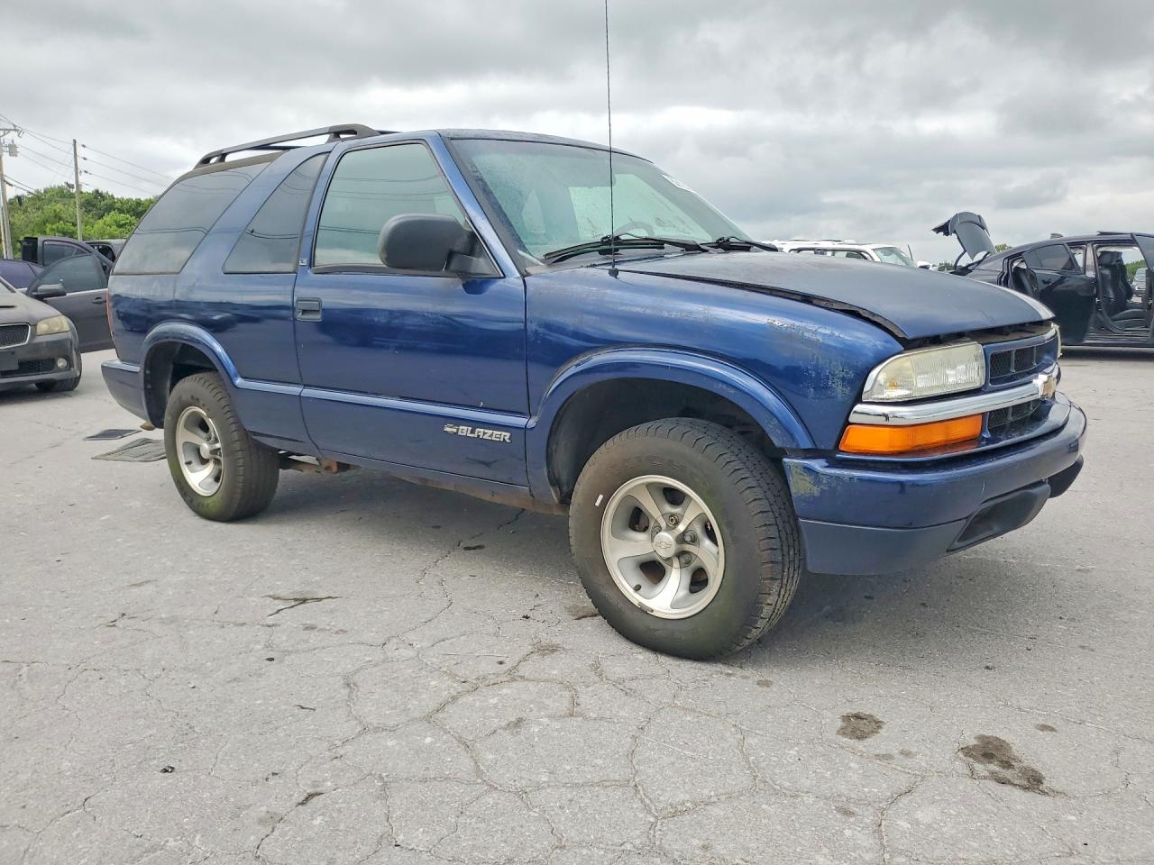 2002 Chevrolet Blazer Blue vin: 1GNCS18W82K143184