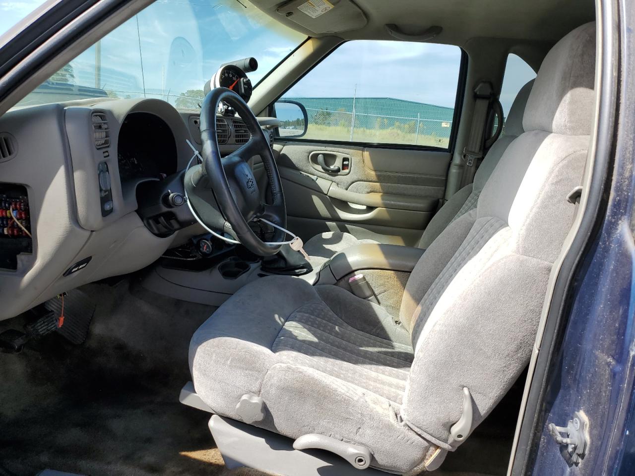 2002 Chevrolet Blazer Синий vin: 1GNCS18W92K117340