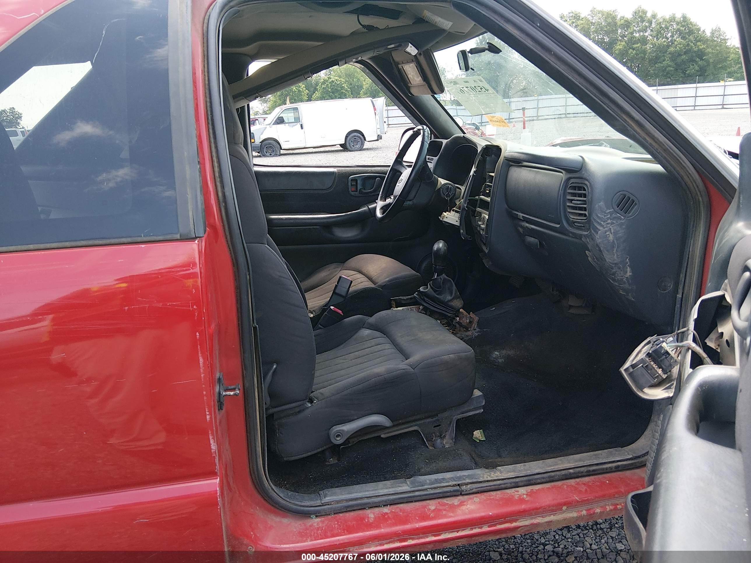 2004 Chevrolet Blazer Ls Красный vin: 1GNCS18X04K132417