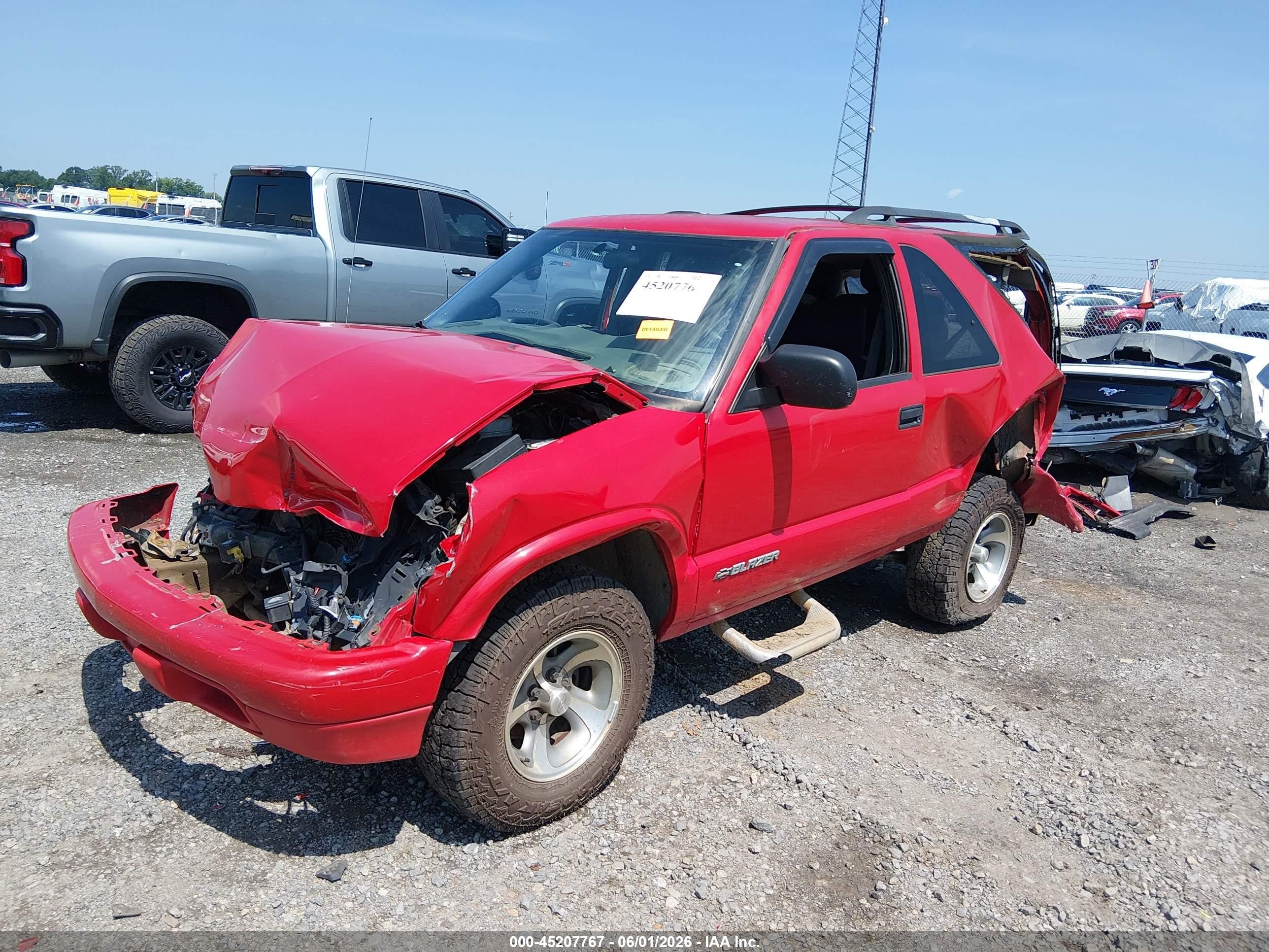 2004 Chevrolet Blazer Ls Красный vin: 1GNCS18X04K132417