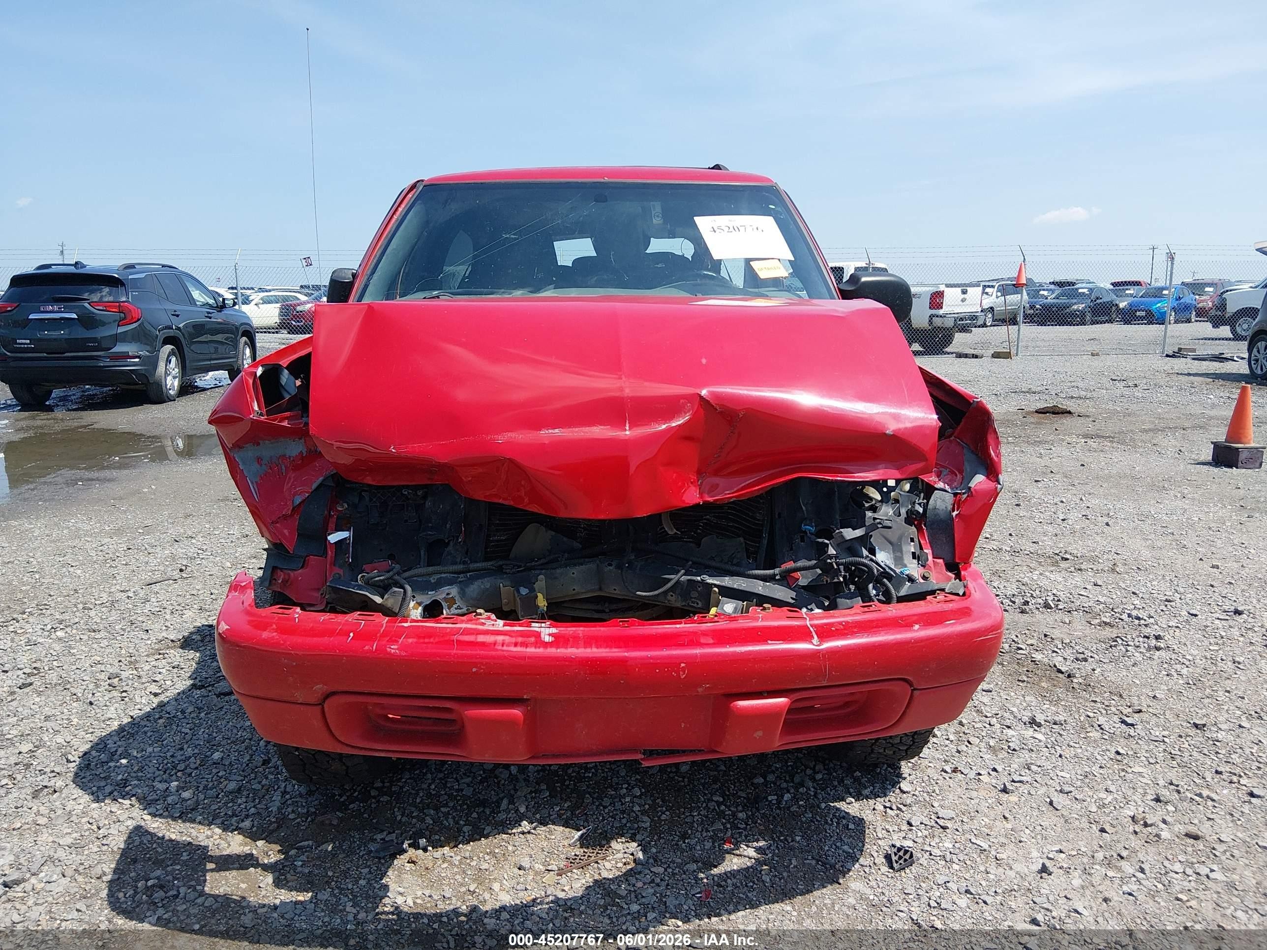 2004 Chevrolet Blazer Ls Красный vin: 1GNCS18X04K132417
