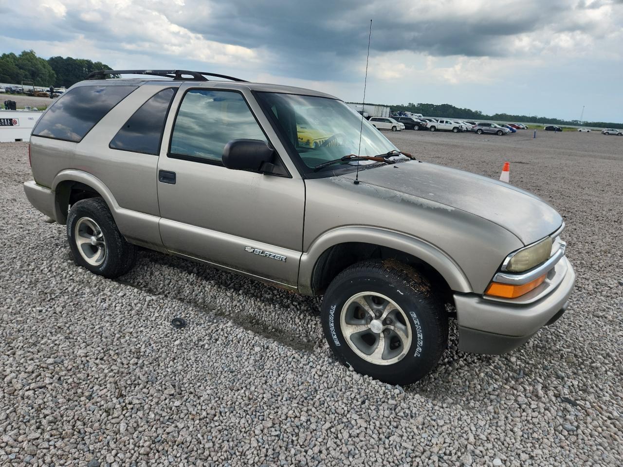 2004 Chevrolet Blazer Beige vin: 1GNCS18X84K110987