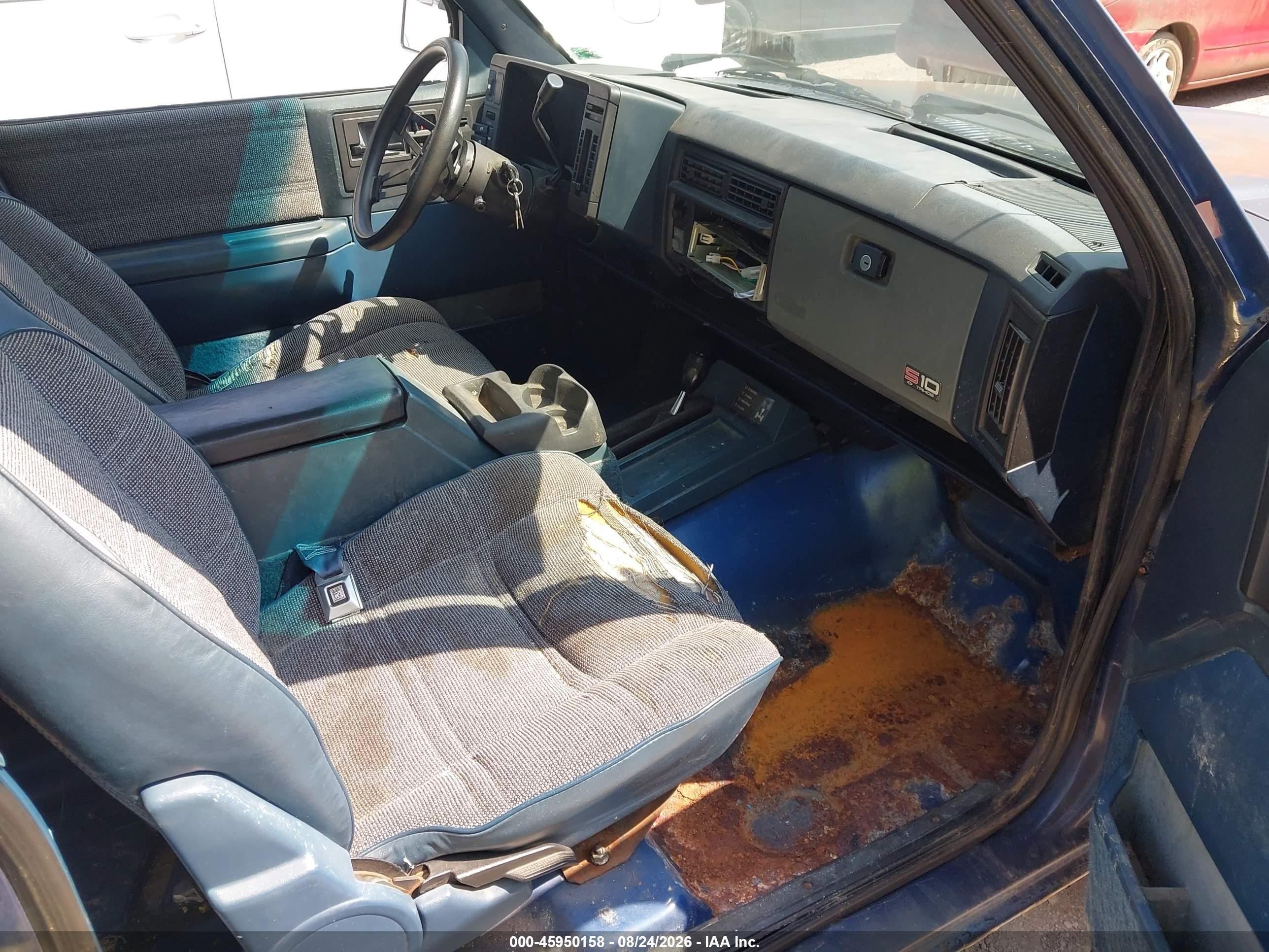 1987 Chevrolet Blazer S10 Blue vin: 1GNCT18R1H8236383