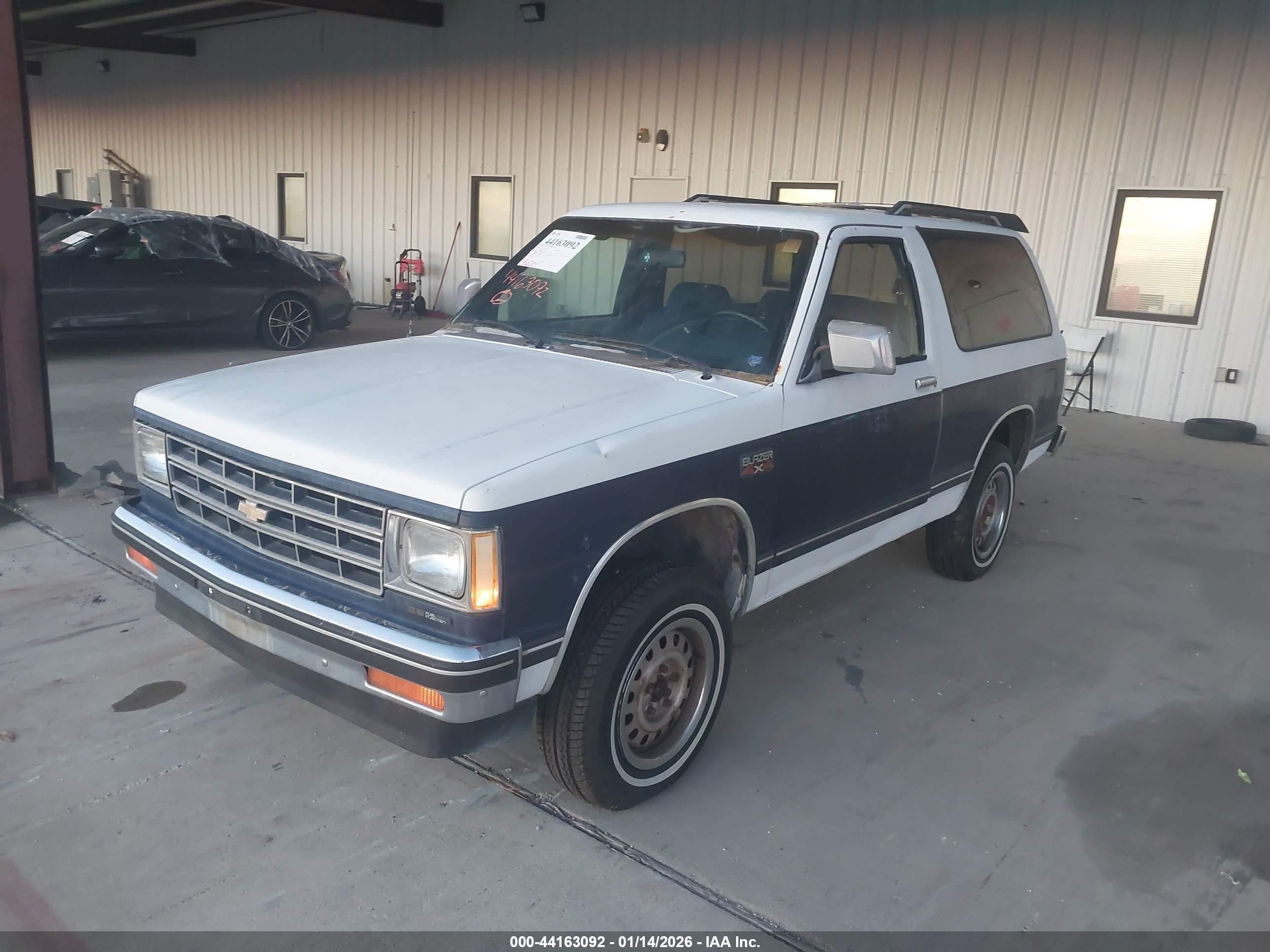 1987 Chevrolet Blazer S10 White vin: 1GNCT18R3H0152807