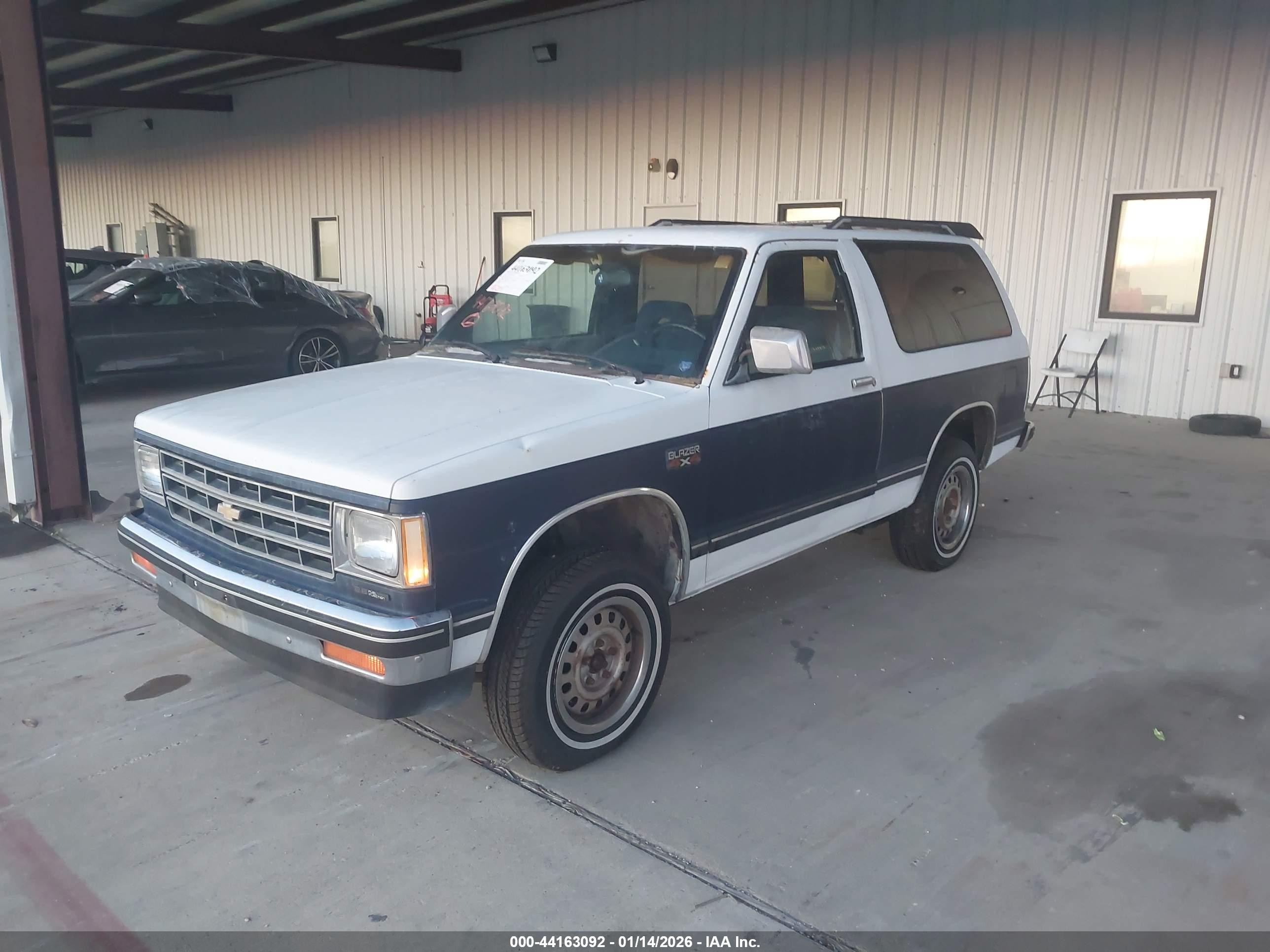 1987 Chevrolet Blazer S10 White vin: 1GNCT18R3H0152807