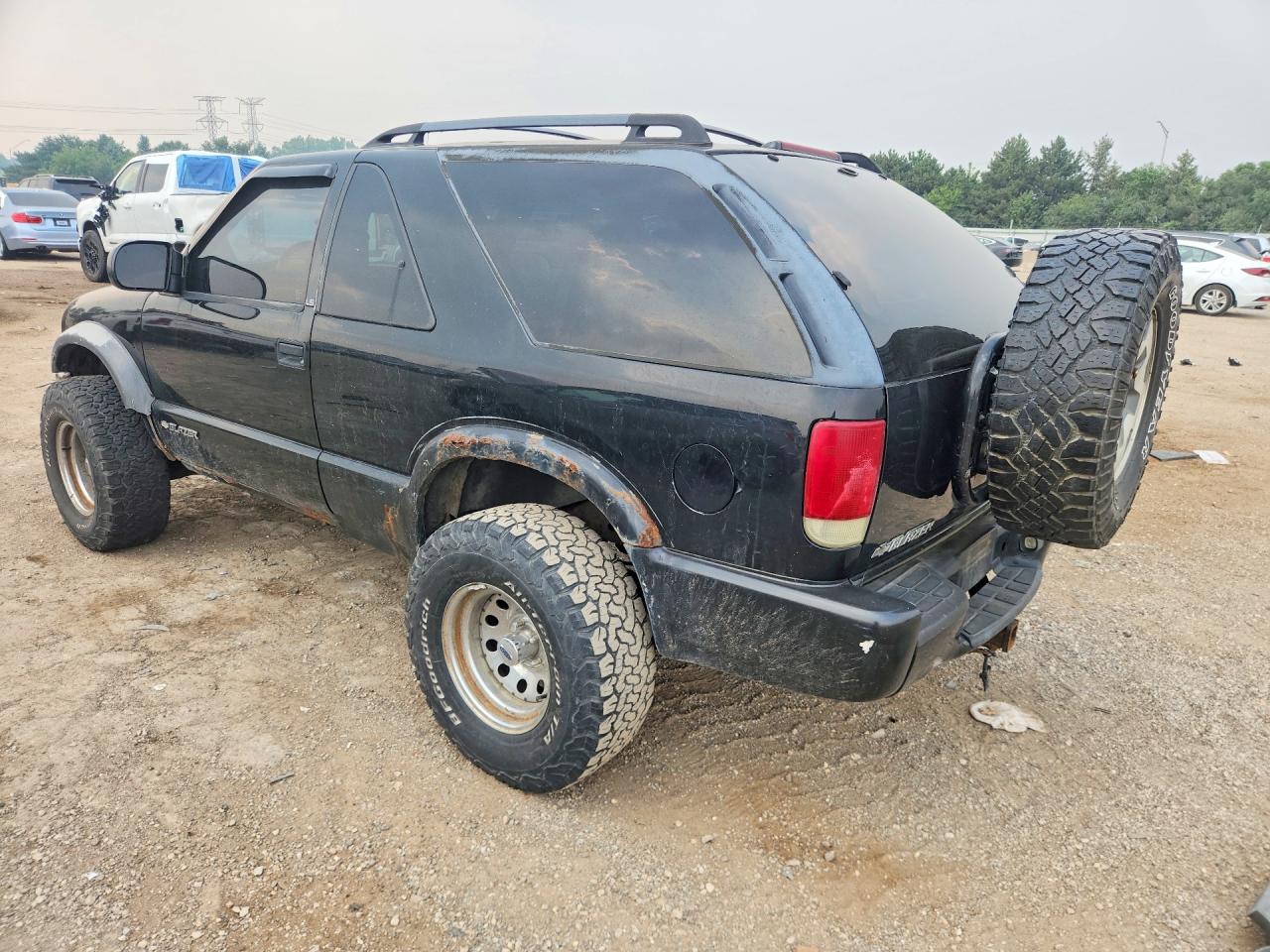 2002 Chevrolet Blazer Black vin: 1GNCT18W02K194224