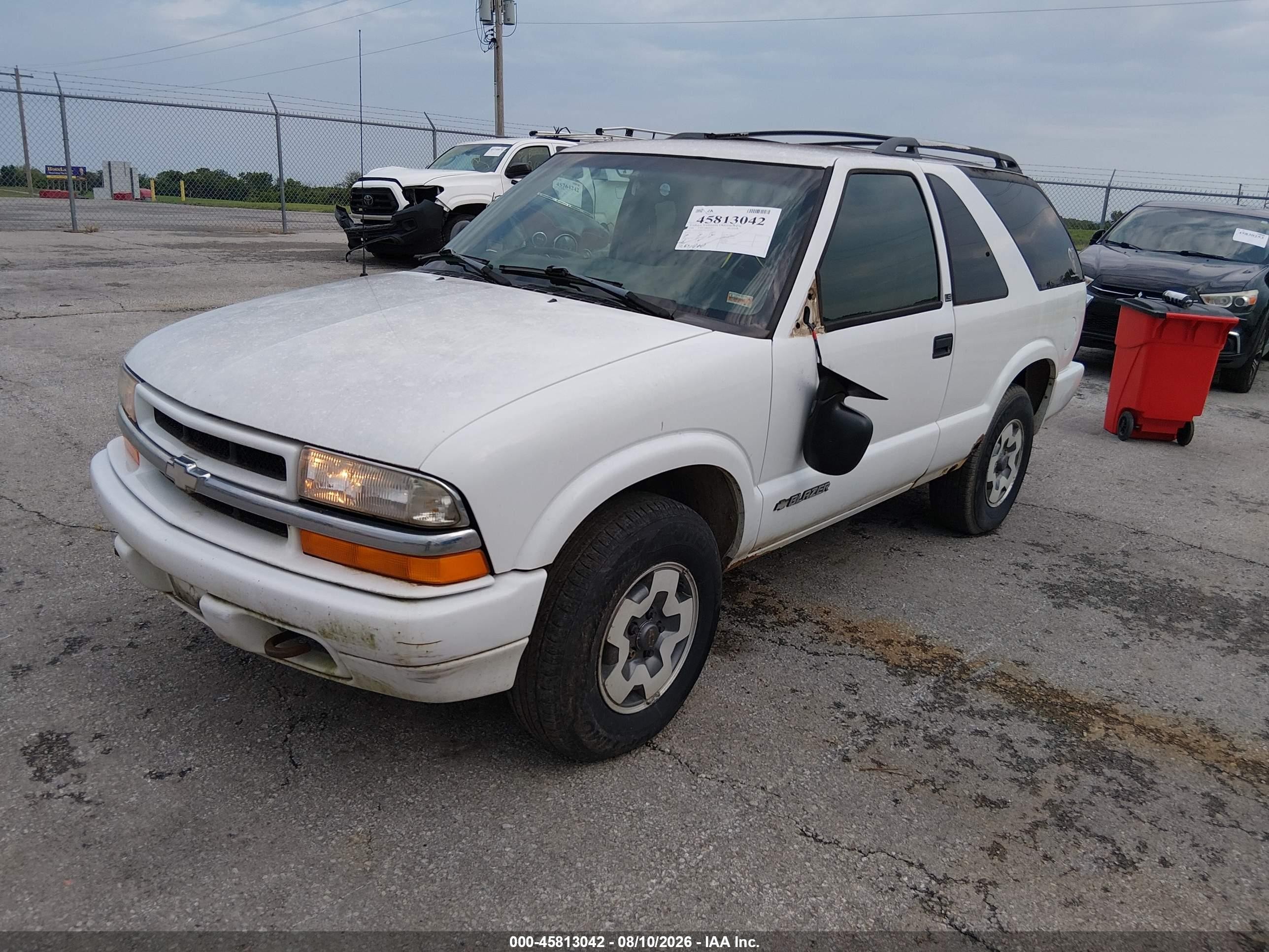 1998 Chevrolet Blazer Ls White vin: 1GNCT18W2WK140719